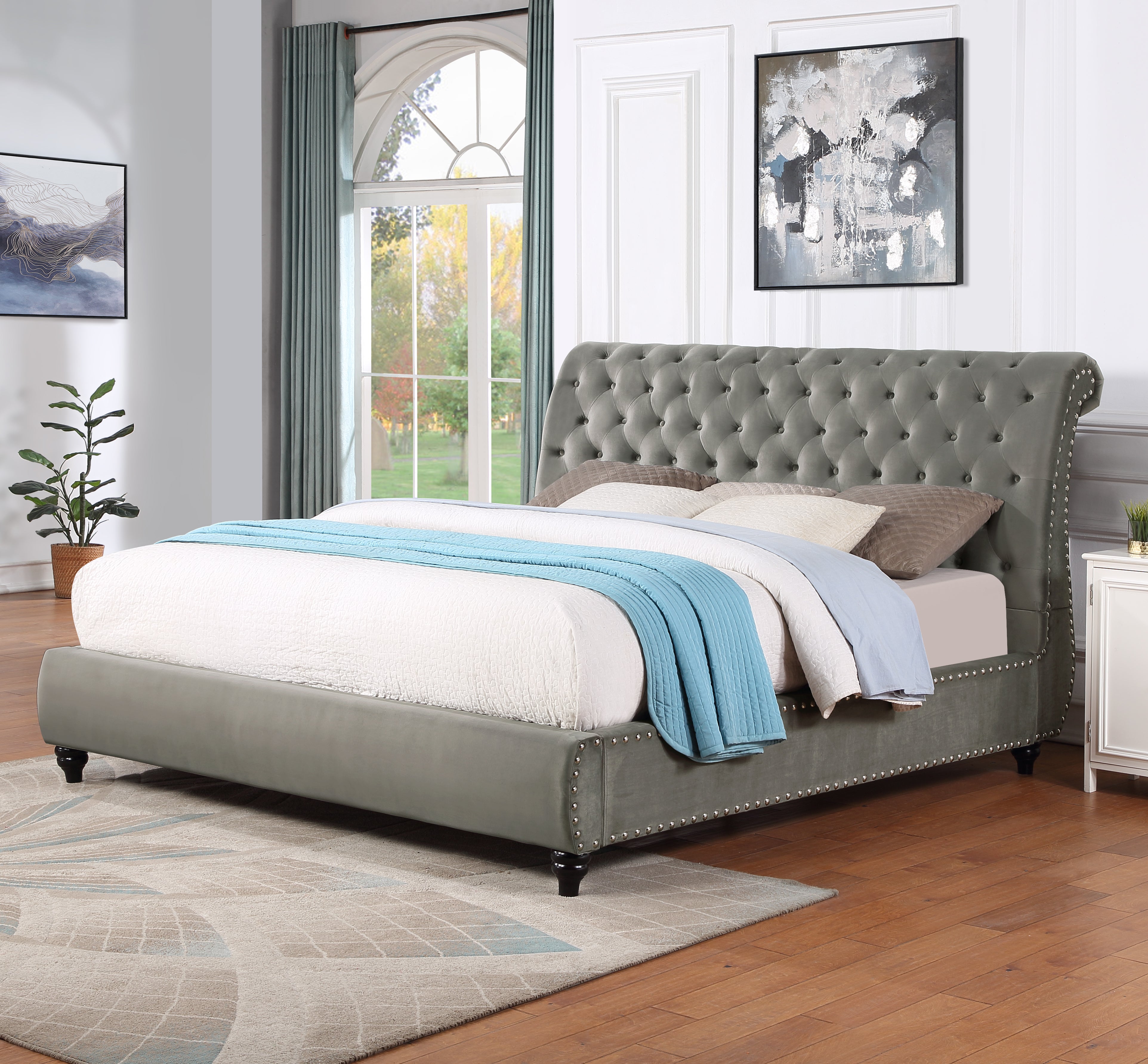 Roundhill Furniture Cerderia Velvet Upholstered Button Tufted Nailhead Trim Sleigh Bed Frame - Queen Size Gray Velvet Bed for Luxurious Bedroom Decor | Perfect for Master Bedrooms, Guest Rooms & Cozy Home Retreats