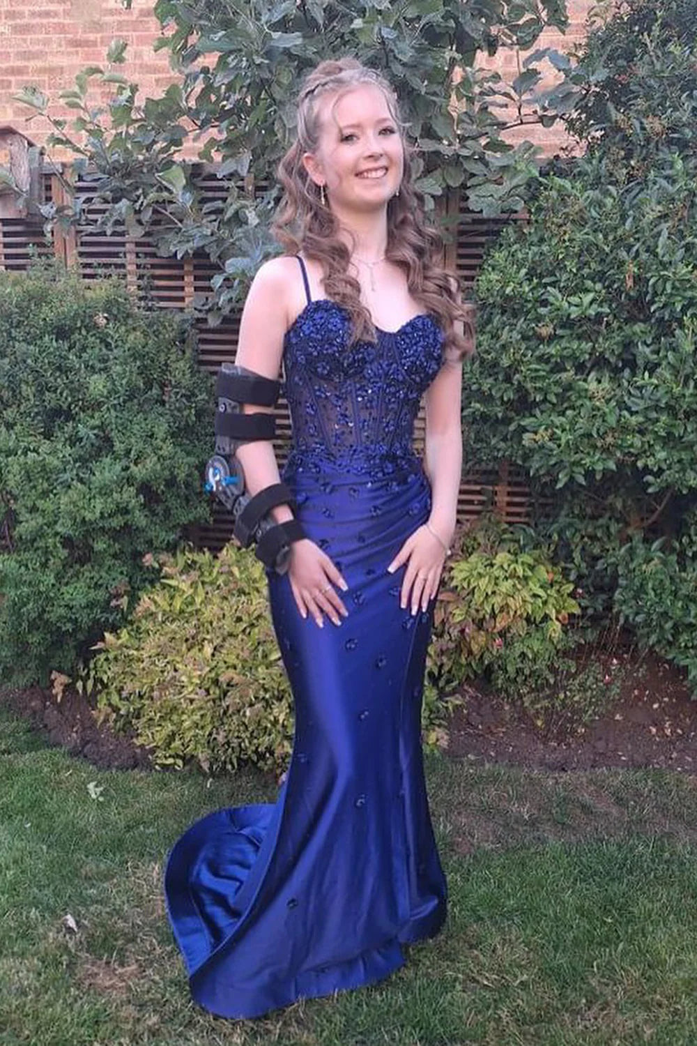 Elegant Navy Blue Corset Pleated Prom Dress with Floral Appliques - Perfect for Homecoming, Formal Dances & Special Occasions