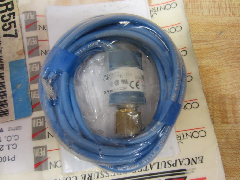 Johnson Controls P100AA-4C Pressure Control Switch - HVAC System Pressure Regulator for Air Conditioning & Refrigeration Units | Commercial & Residential Use