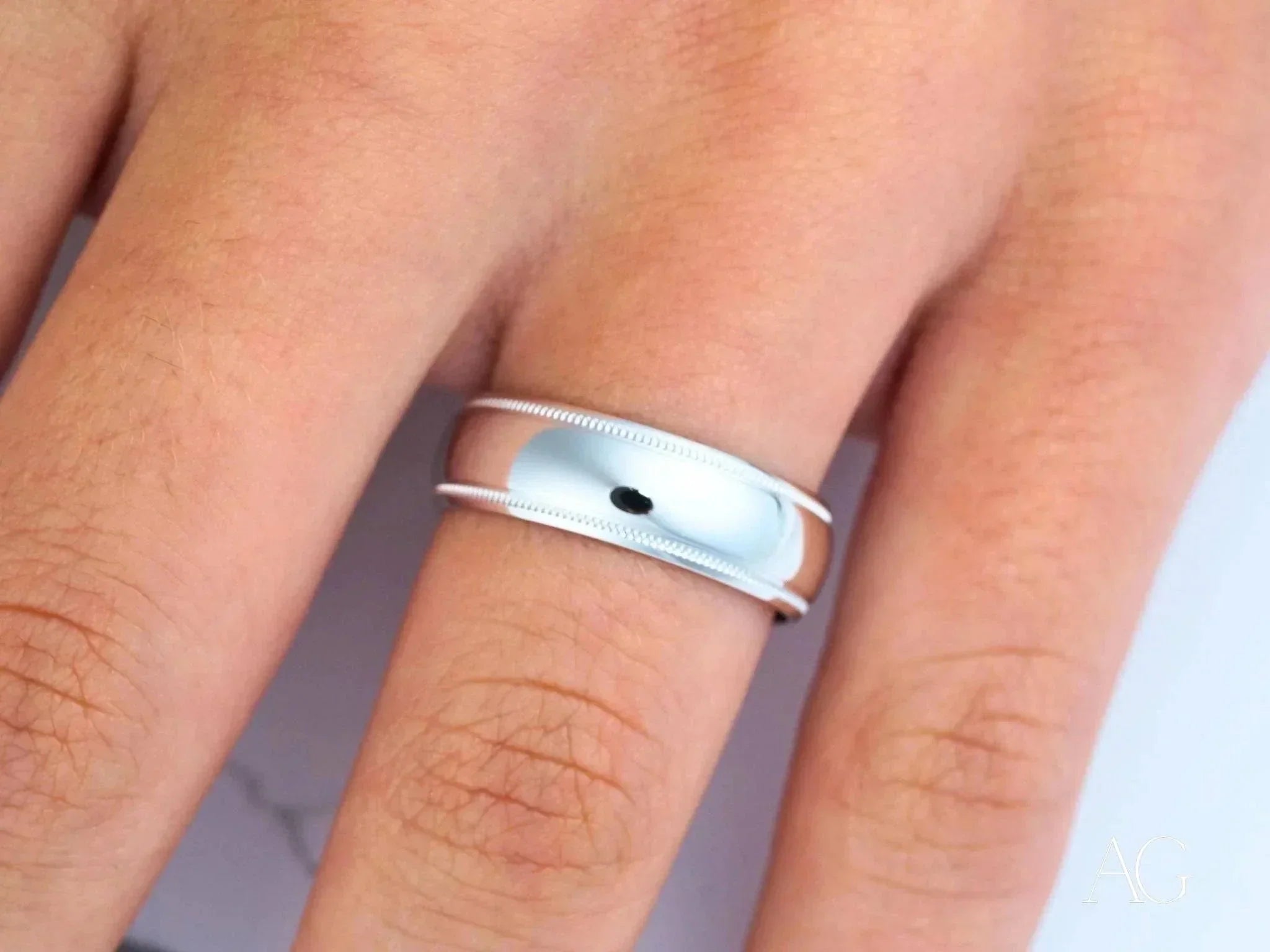 Elegant White 18k Gold Wedding Band for Women - Classic & Timeless Engagement Ring for Brides - Perfect for Weddings, Anniversaries & Special Occasions