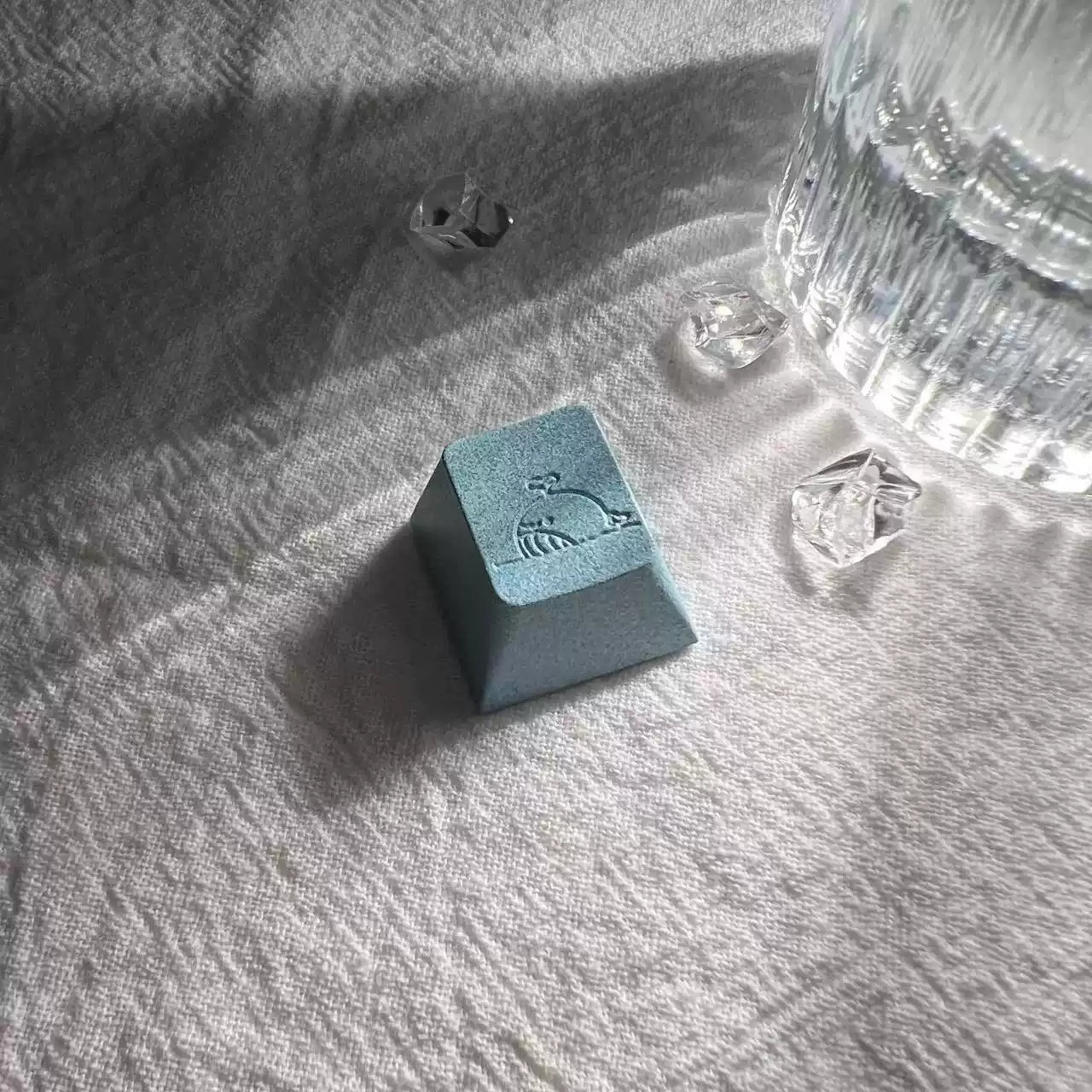 Premium Aluminum Alloy CNC Keycaps - Minimalist Whale Spray Design, Personalized Anodized Metal Keycaps for Mechanical Keyboards | Perfect for Gaming, Typing & Custom Keyboard Builds