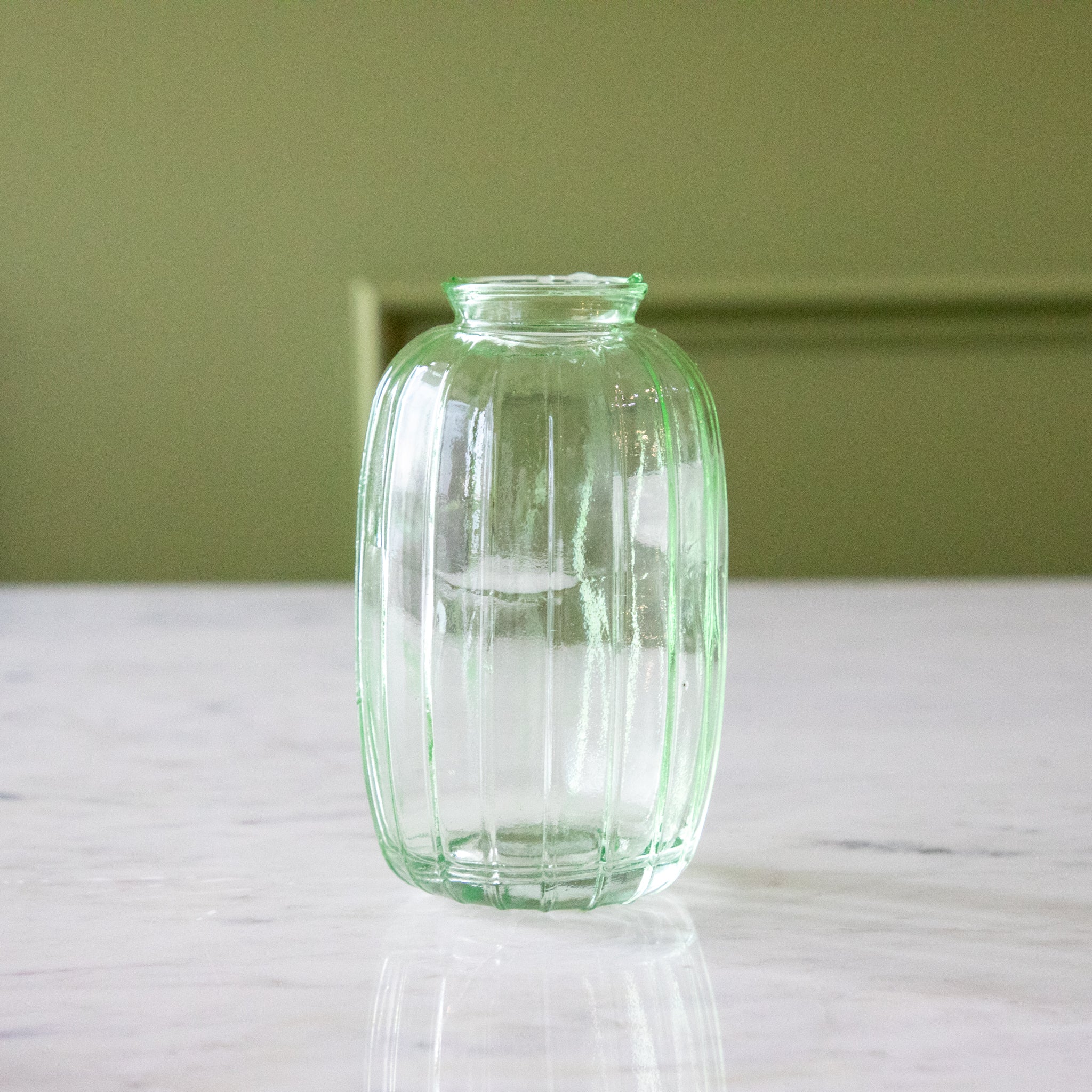 Elegant Glass Bud Vase for Flowers - Small Floral Centerpiece for Weddings, Home Decor, and Table Settings
