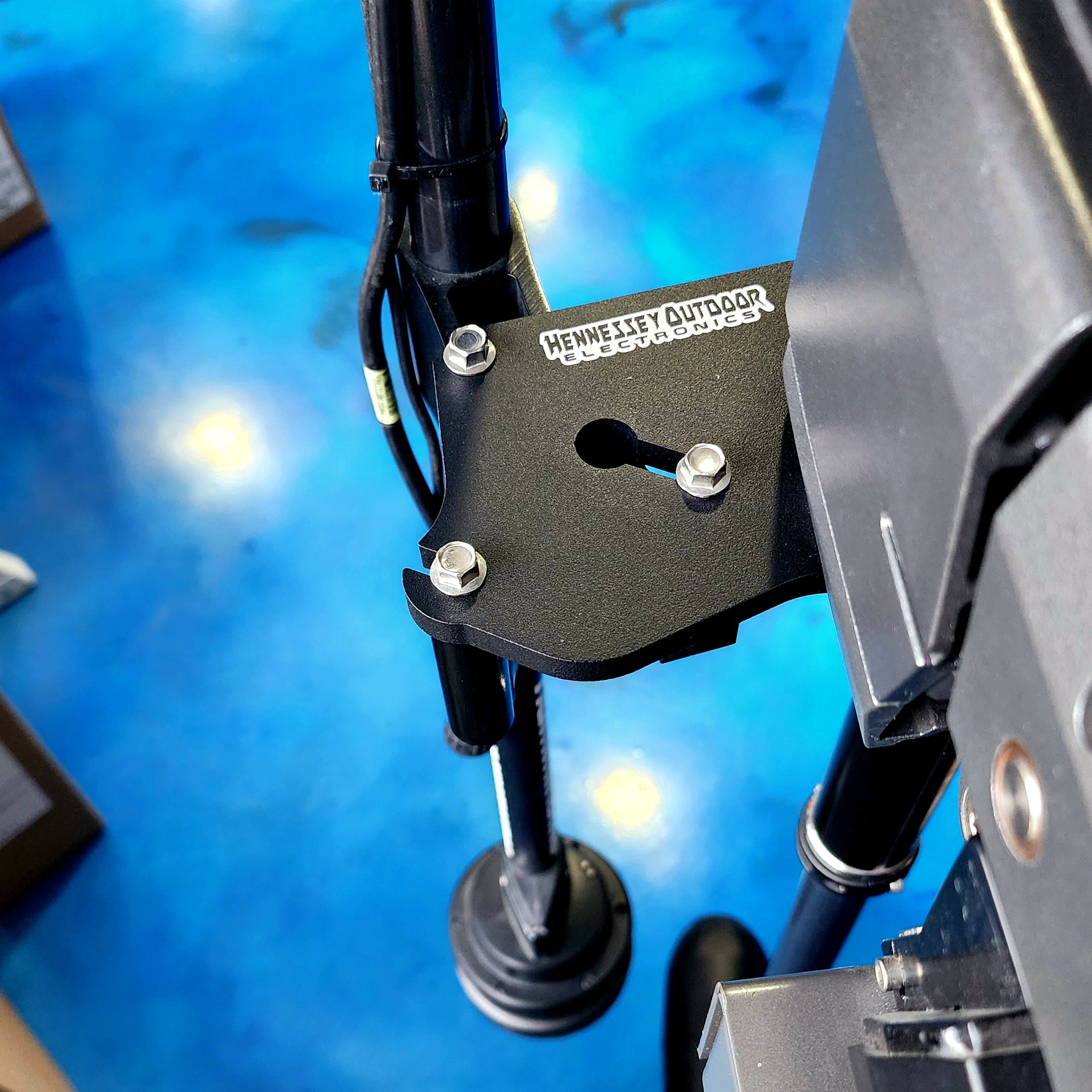 H.O.E MEGA 360 BRACKET for Lowrance Ghost Trolling Motor - Heavy Duty Aluminum Mounting Bracket for Fish Finders - Perfect for Kayak Fishing and Boat Accessories