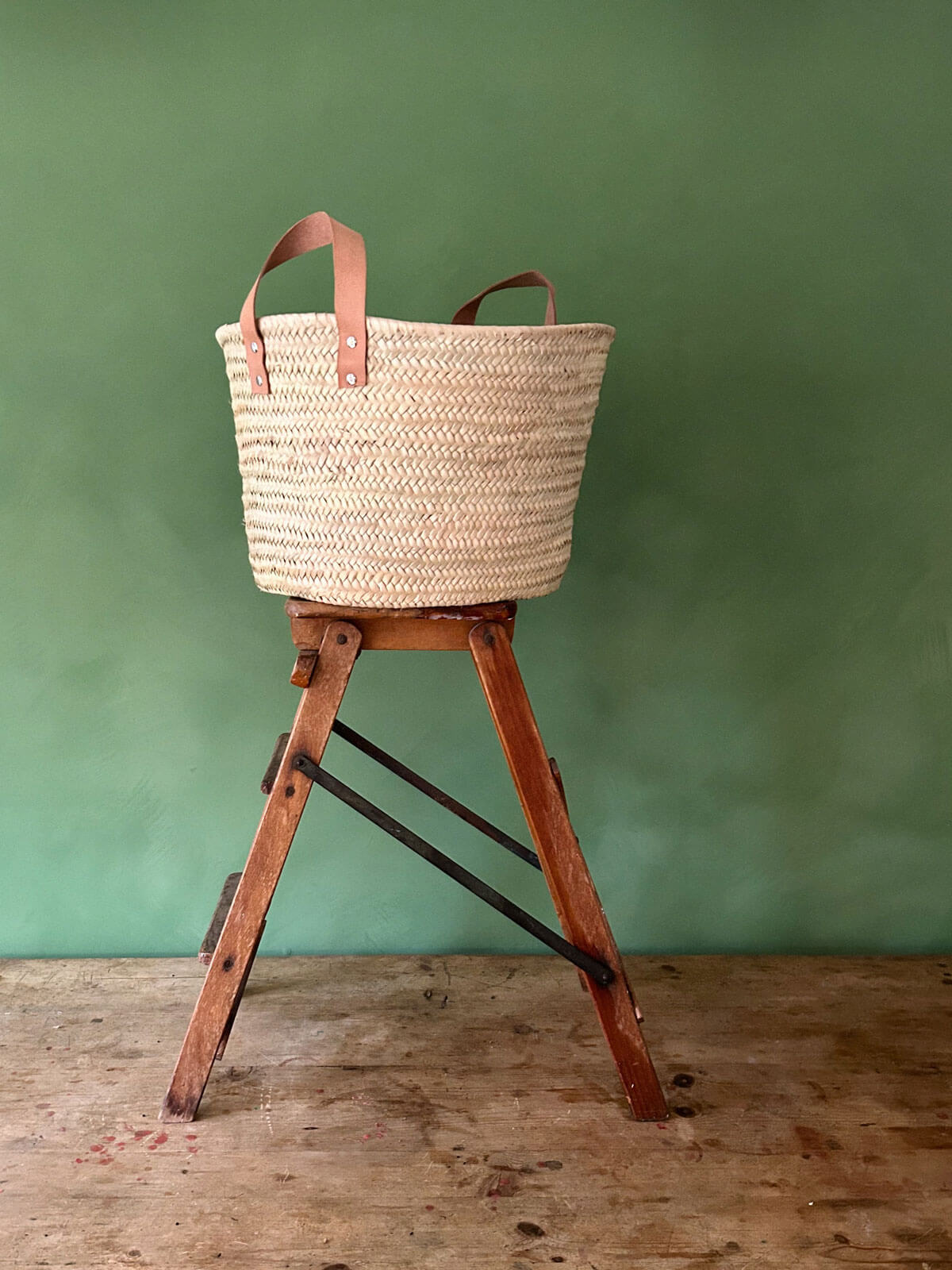 Round Leather Handle Storage Basket - Stylish Woven Organizer for Home, Office & Nursery - Perfect for Toys, Blankets, Books & More