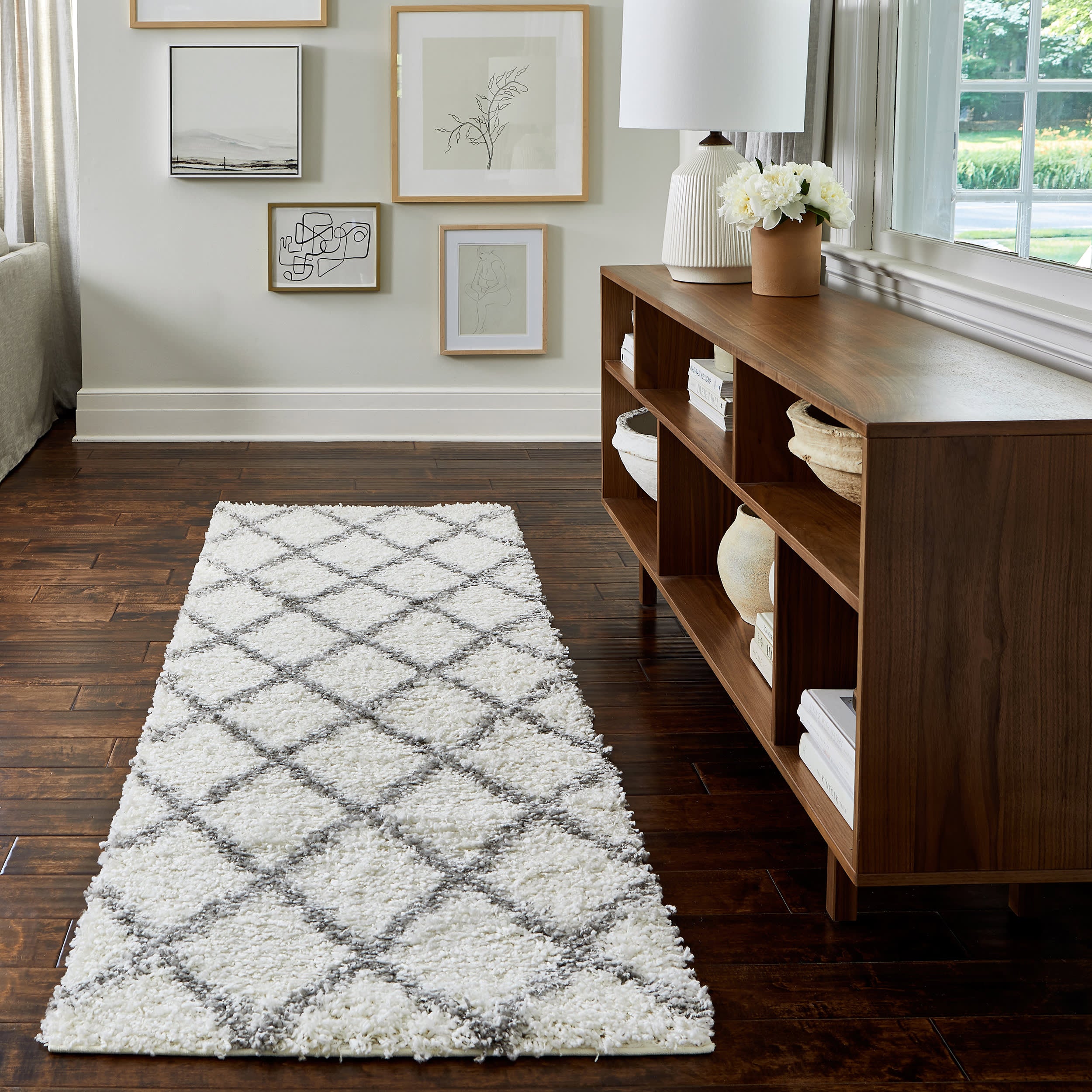 Soft and Plush Easy Shag Lattice Rug in White - Perfect for Living Room, Bedroom, or Nursery Decor