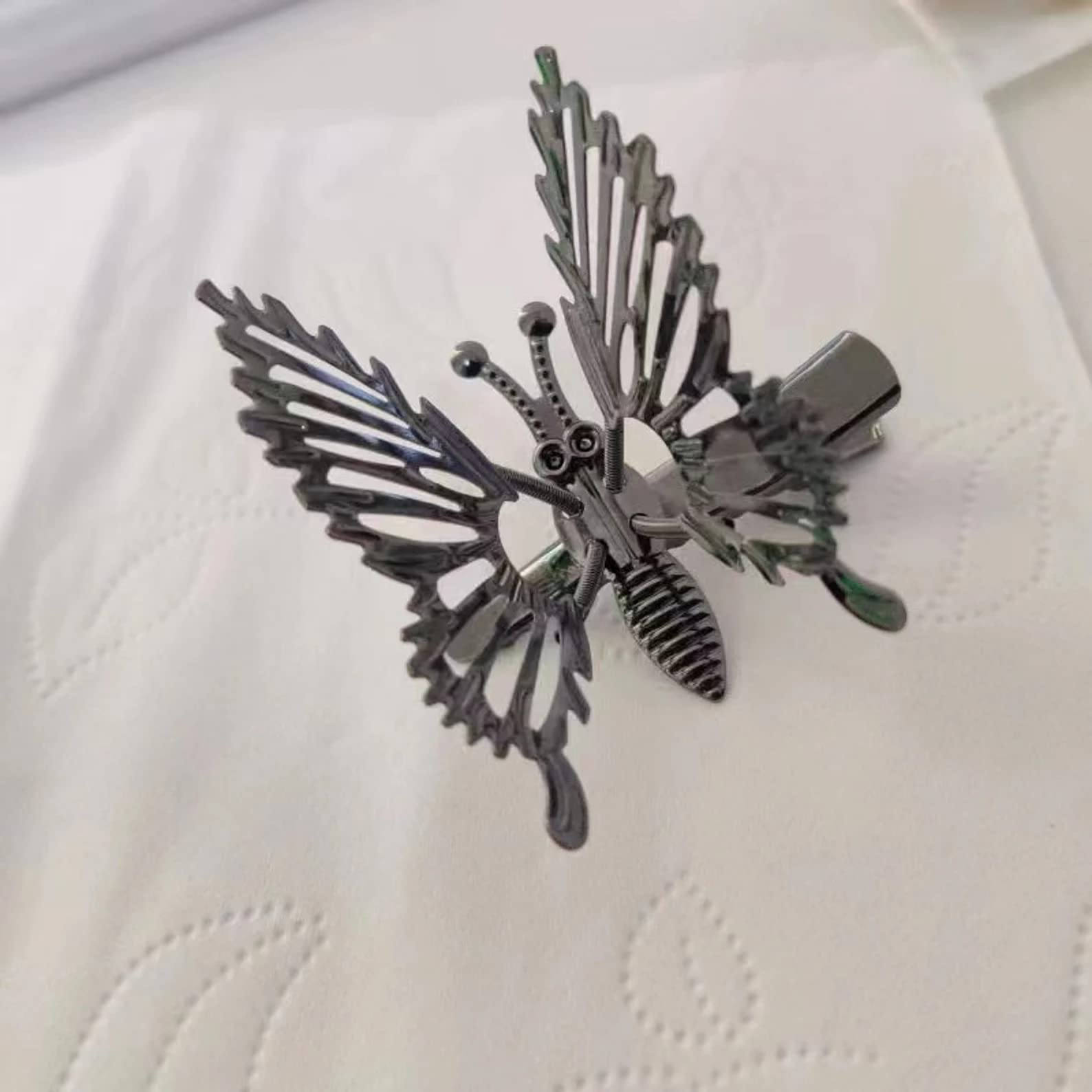 3D Butterfly Hair Clips for Women - 3 Pack Metal Moving Butterfly Hair Barrettes, Hair Clamps & Pins - Golden & Silver Hair Styling Accessories for Girls & Women - Perfect for Weddings, Parties & Everyday Wear