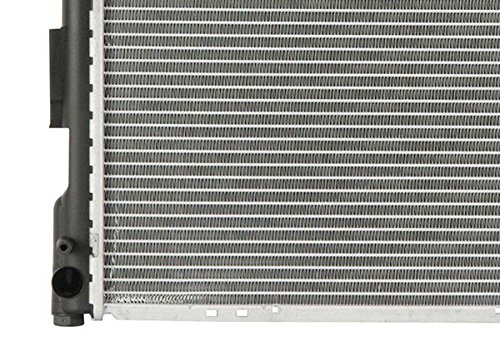High-Performance Aluminum Radiator for Cars & Trucks - Efficient Engine Cooling for Daily Commute & Off-Road Adventures