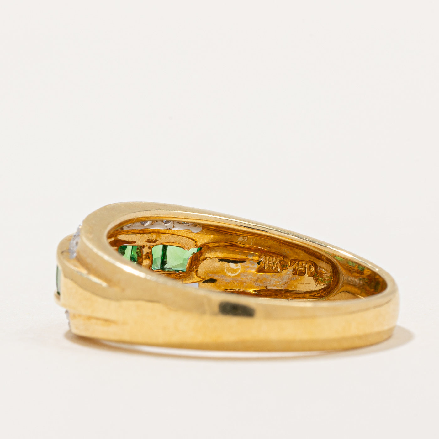 Exquisite Green Garnet & Diamond Ring - 0.80ctw Garnet & 0.09ctw Diamonds - Size 10.75 - Elegant Jewelry for Women - Perfect for Weddings, Anniversaries & Special Occasions