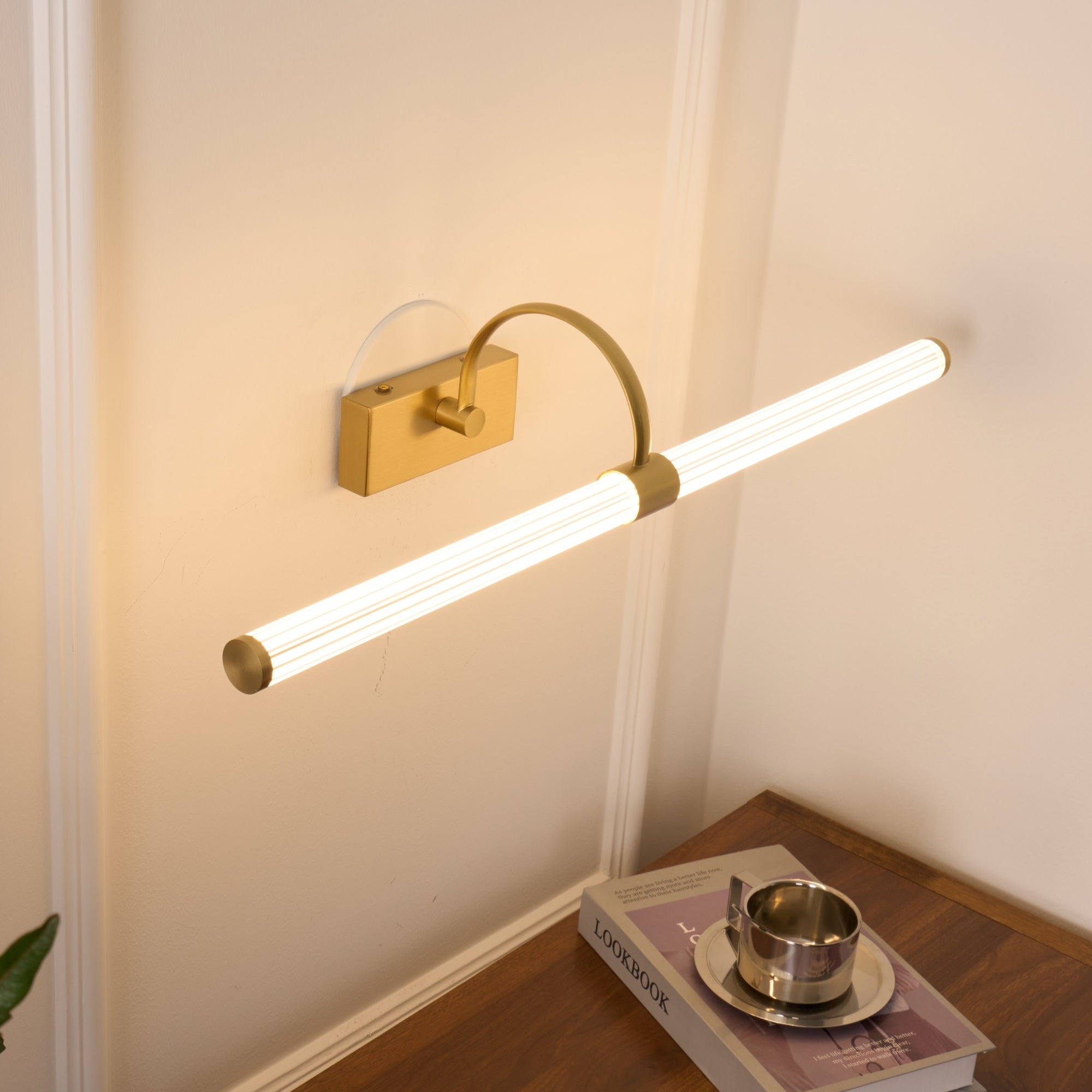 Avery Modern Wall Light - Sleek LED Sconce for Bedroom, Living Room & Hallway - Energy Efficient Indoor Lighting Fixture