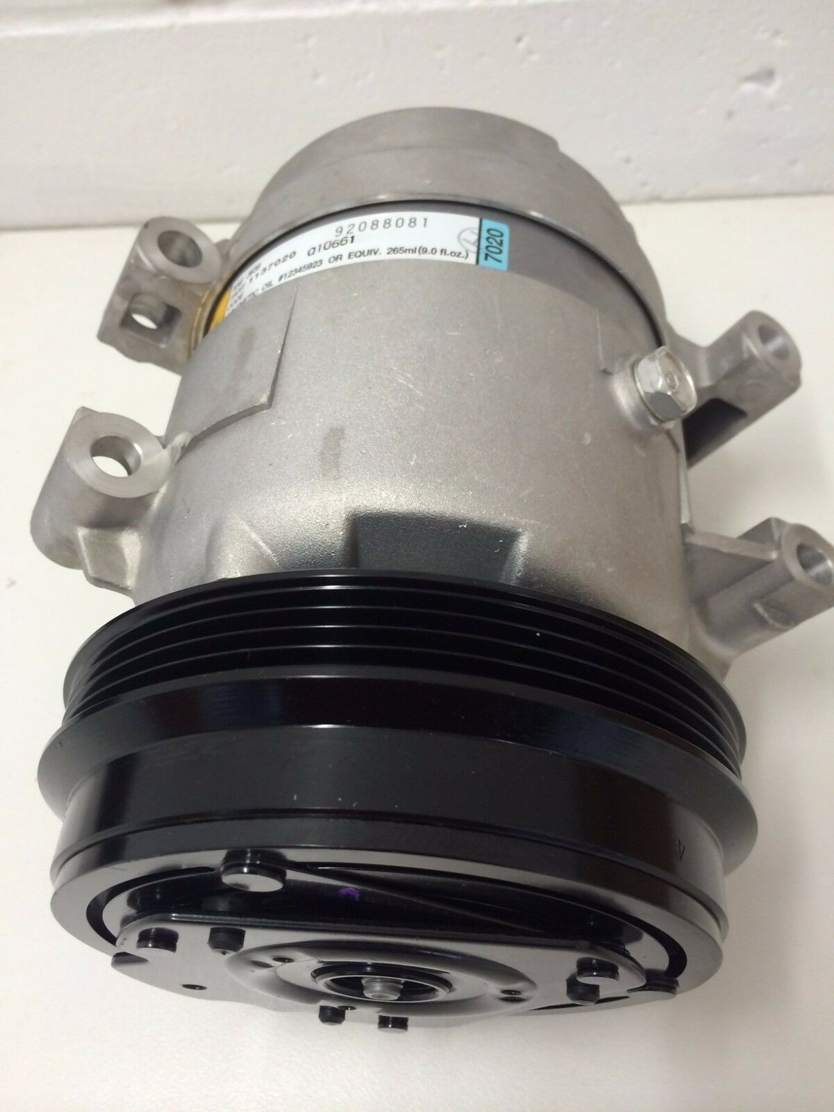 Genuine Holden Commodore VT VX VY V8 Air Conditioning Compressor Part #92088081 - Perfect Replacement for Car AC Repair & Cooling System Maintenance