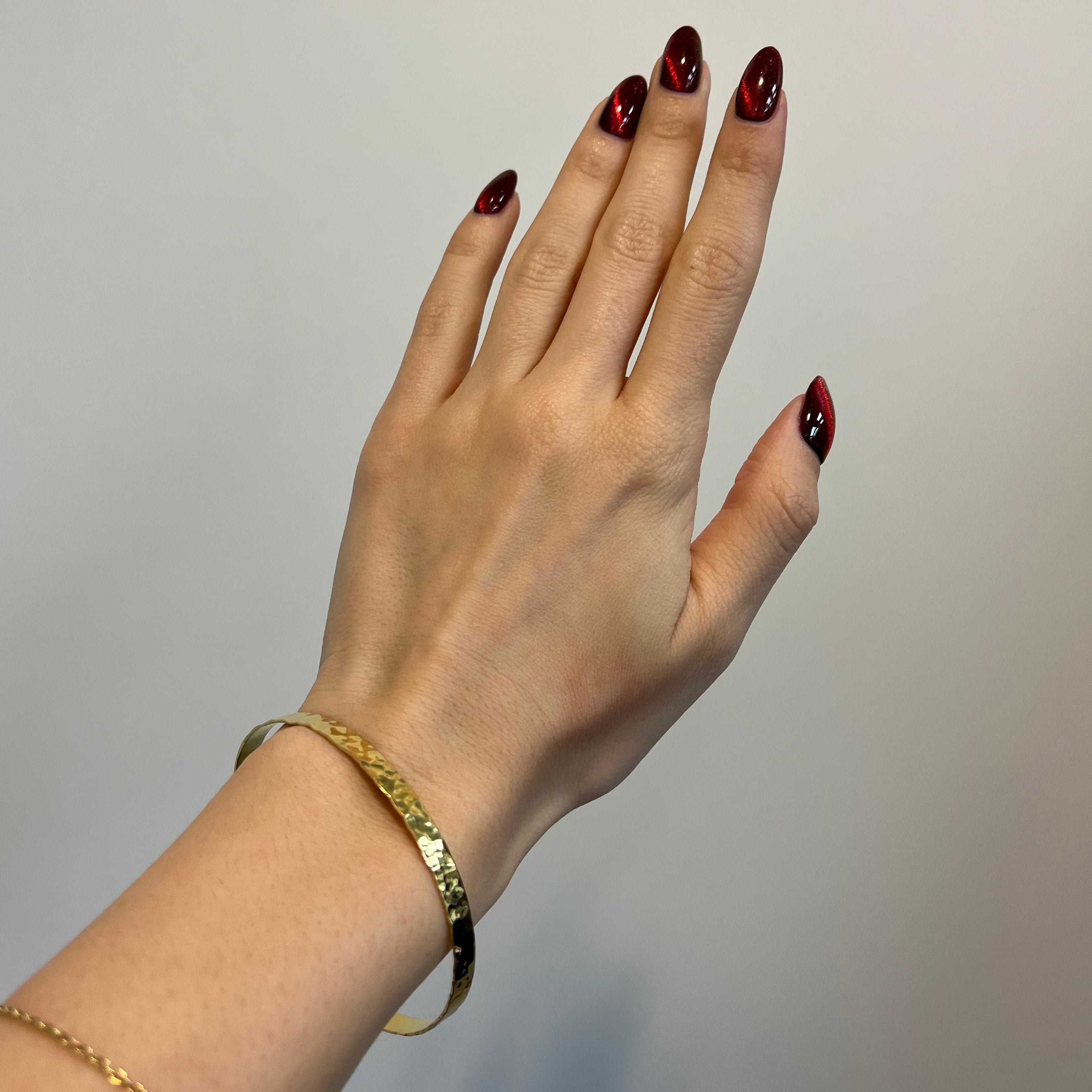 Cavelti Hammered 18k Gold Bangle Bracelet for Women | Elegant Handmade Jewelry Gift for Anniversary, Birthday & Special Occasions | Perfect for Everyday Wear & Formal Events