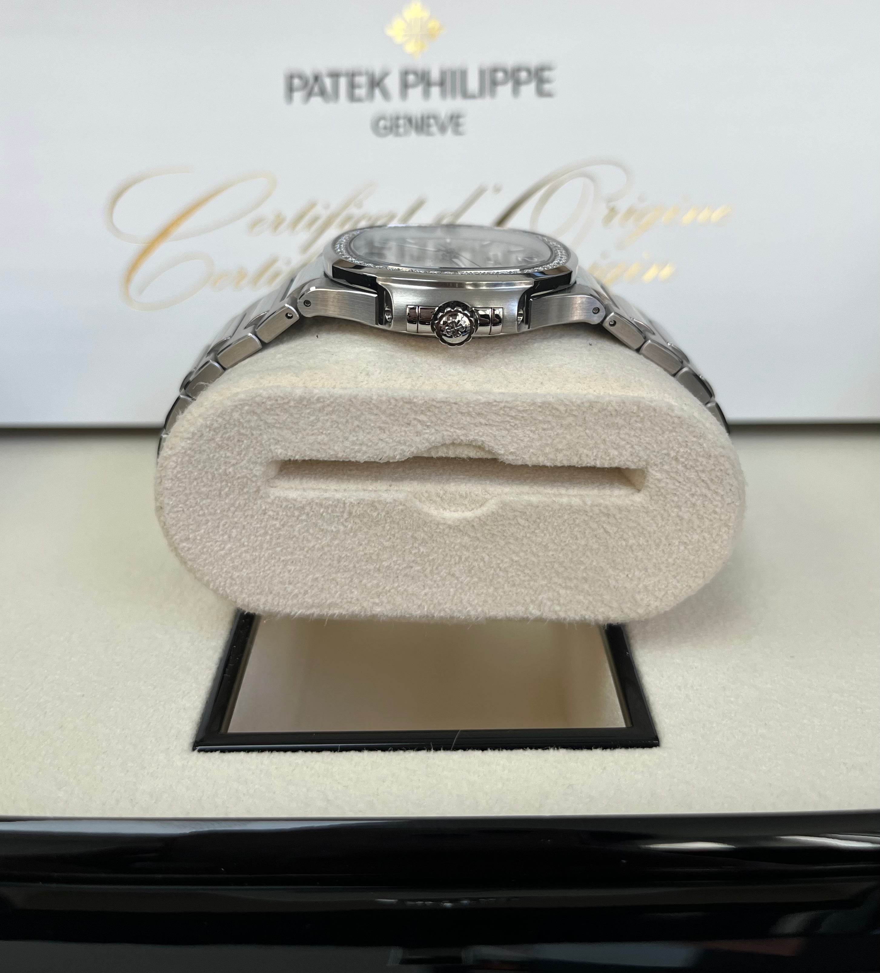 Luxury Patek Philippe Nautilus Diamond Bezel Watch - 7118/1200A-010 Silver Index Dial for Women | Elegant Swiss Timepiece for Special Occasions, Gala Events & Luxury Collections