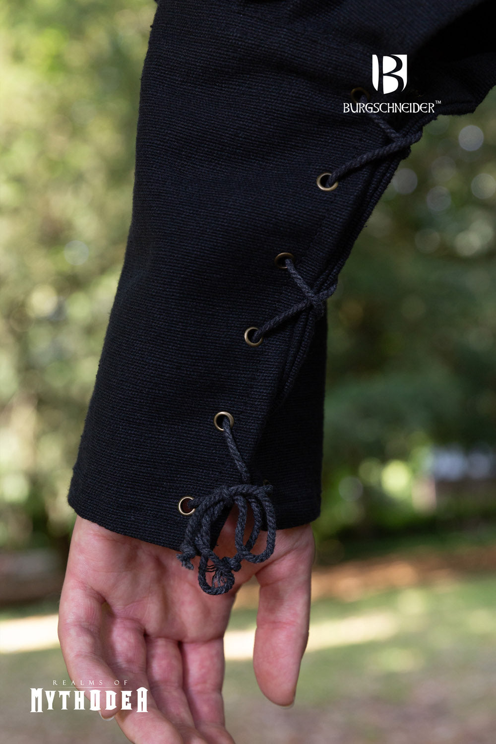 Black Dynasty Robe - Traditional Chinese Kung Fu Robe for Men & Women - Perfect for Martial Arts, Cosplay, and Halloween Costumes