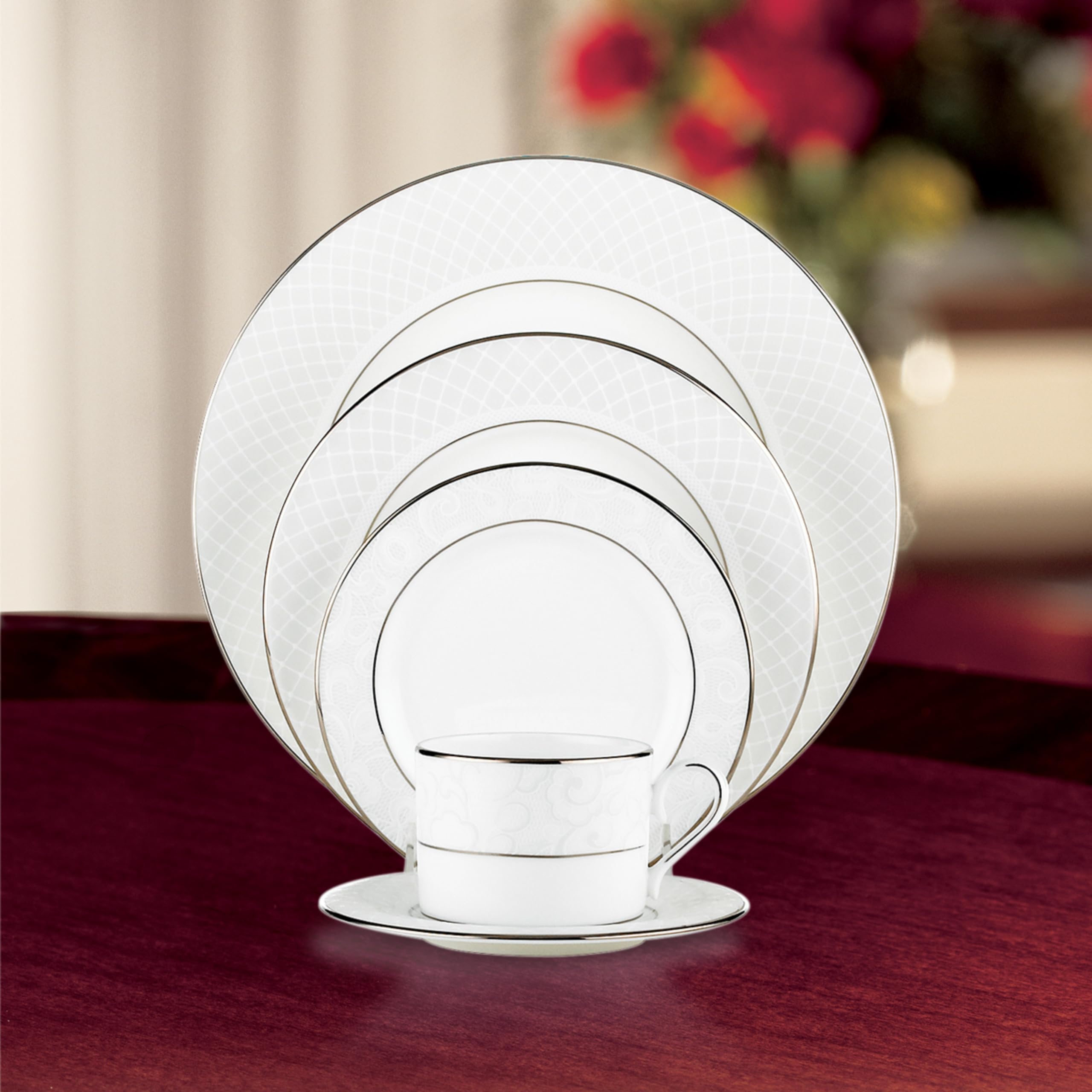 Lenox Venetian Lace 5-Piece Place Setting - Fine Bone China Dinnerware Set, White Porcelain Tableware for Formal Dining, Wedding Registry & Holiday Entertaining