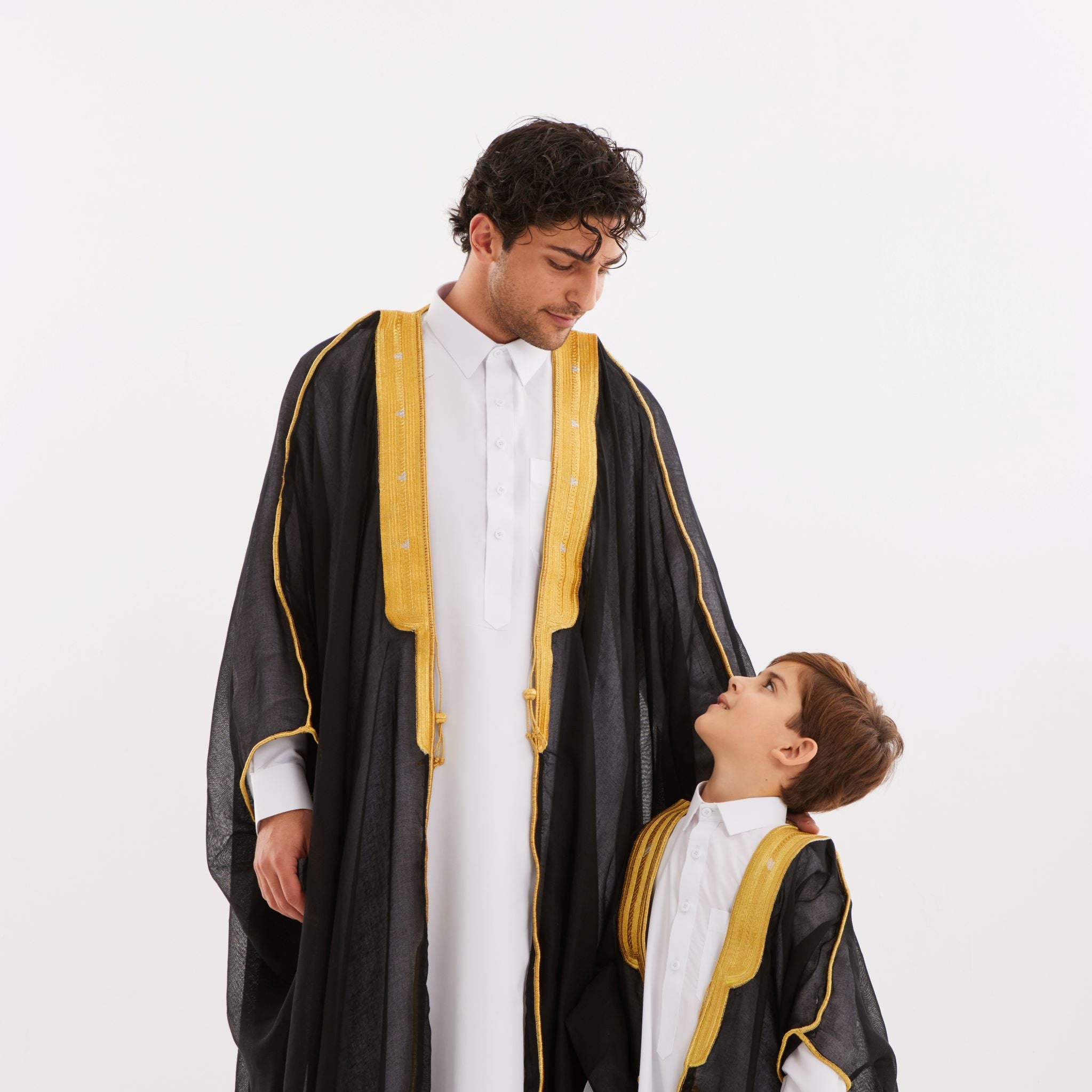 Elegant Embroidered Bisht - Traditional Arabic Cloak for Men - Perfect for Weddings, Festivals & Special Occasions