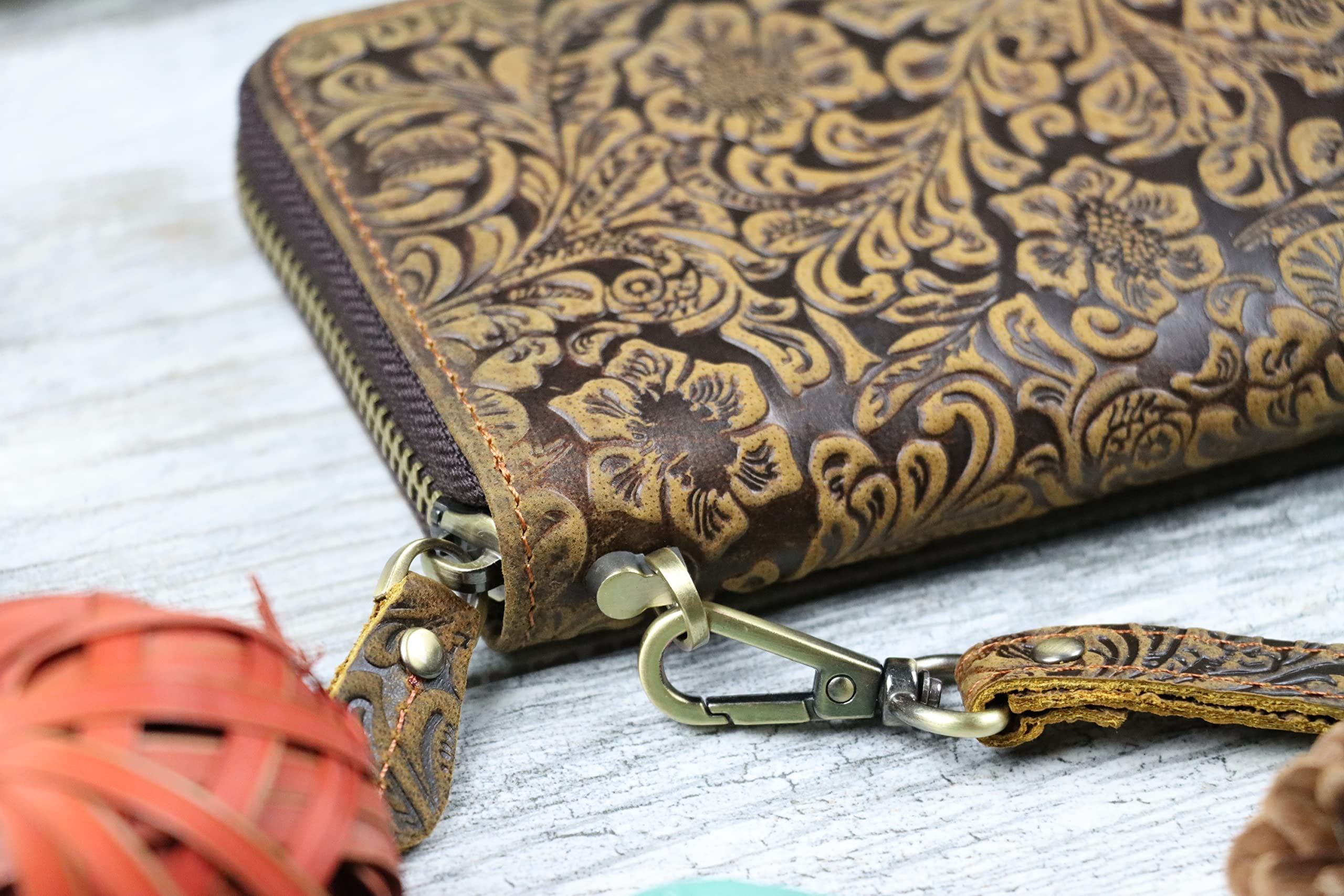 Genuine Leather Wallet for Women - Slim RFID Blocking Card Holder with Zipper Coin Pocket & Checkbook Organizer | Perfect for Everyday Use, Travel, and Gift Giving