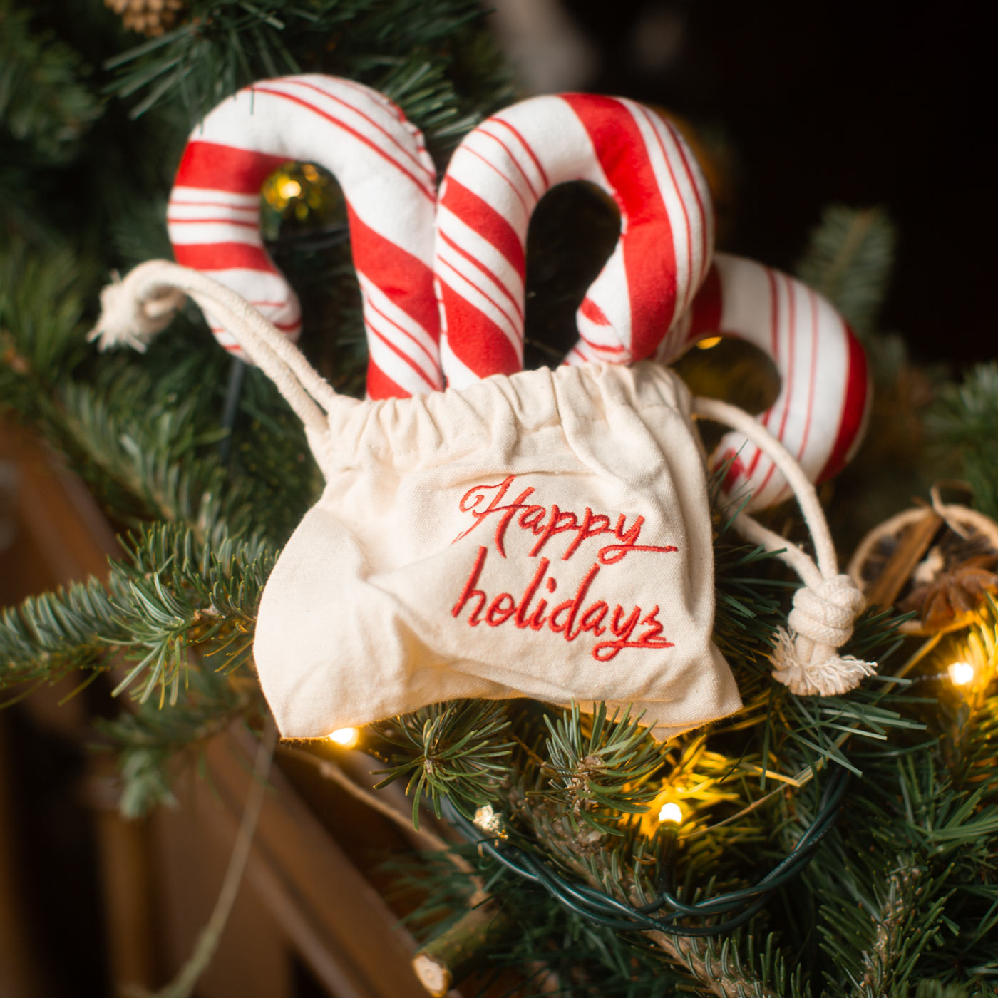 Festive Christmas Candy Canes - Holiday Treats for Stocking Stuffers, Party Favors & Tree Decorations | Sweet Gifts for Kids & Adults | Perfect for Christmas Celebrations, Office Parties & Family Gatherings