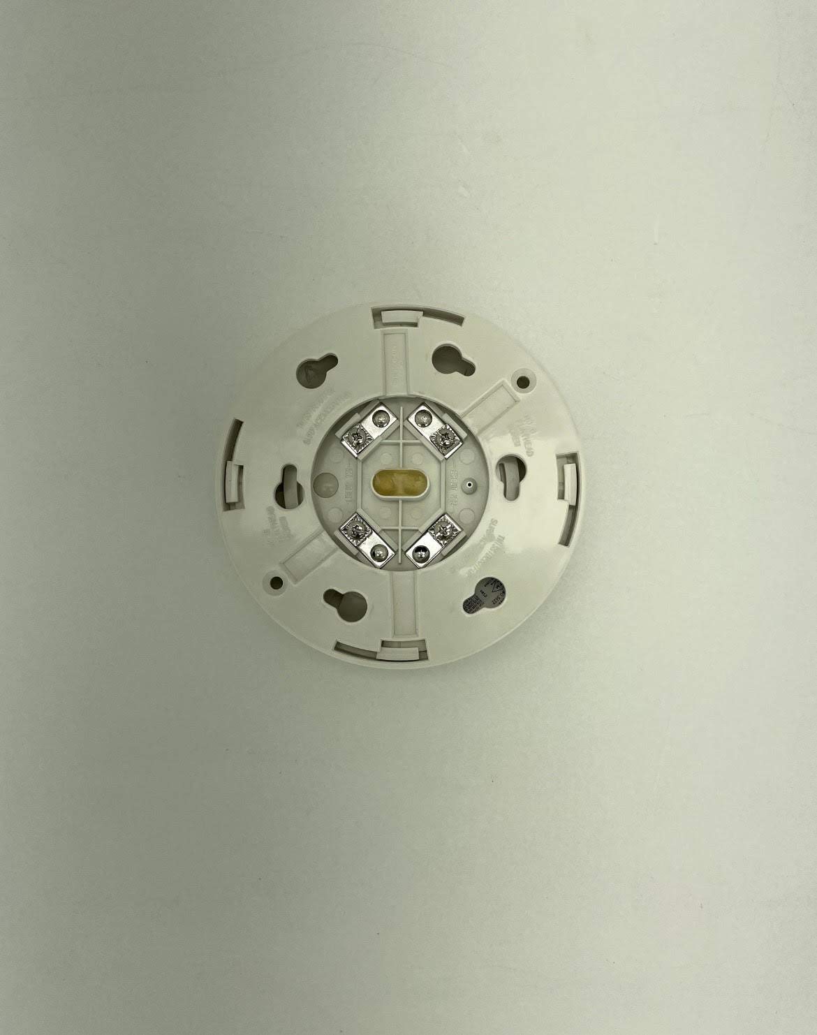 System Sensor 5622 Fixed Temperature Rate of Rise Heat Detector - Fire Alarm System for Home & Commercial Safety - Ideal for Kitchens, Garages, and Industrial Areas