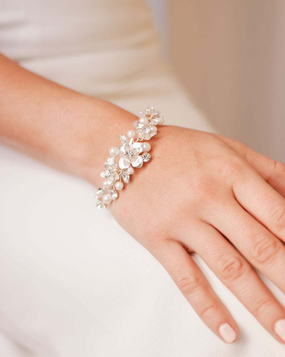 Elegant Petite Pearl & Floral Bracelet for Women - Dainty Handmade Jewelry Gift for Her - Perfect for Weddings, Date Nights & Special Occasions