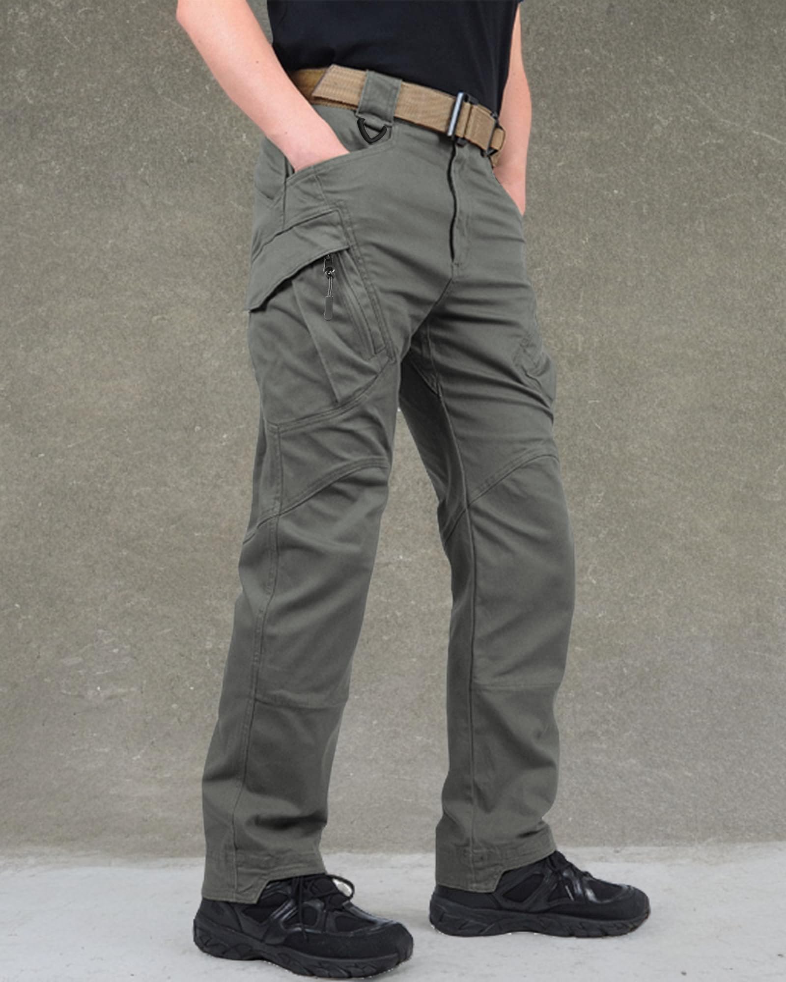 **FEDTOSING Men's Tactical Cargo Pants with 9 Pockets - Rip-Stop Stretch Cotton Military Work Trousers for Hiking, Combat & Outdoor Activities**    *(场景: Perfect for hiking, camping, military duty, construction work, and everyday rugged wear.)*