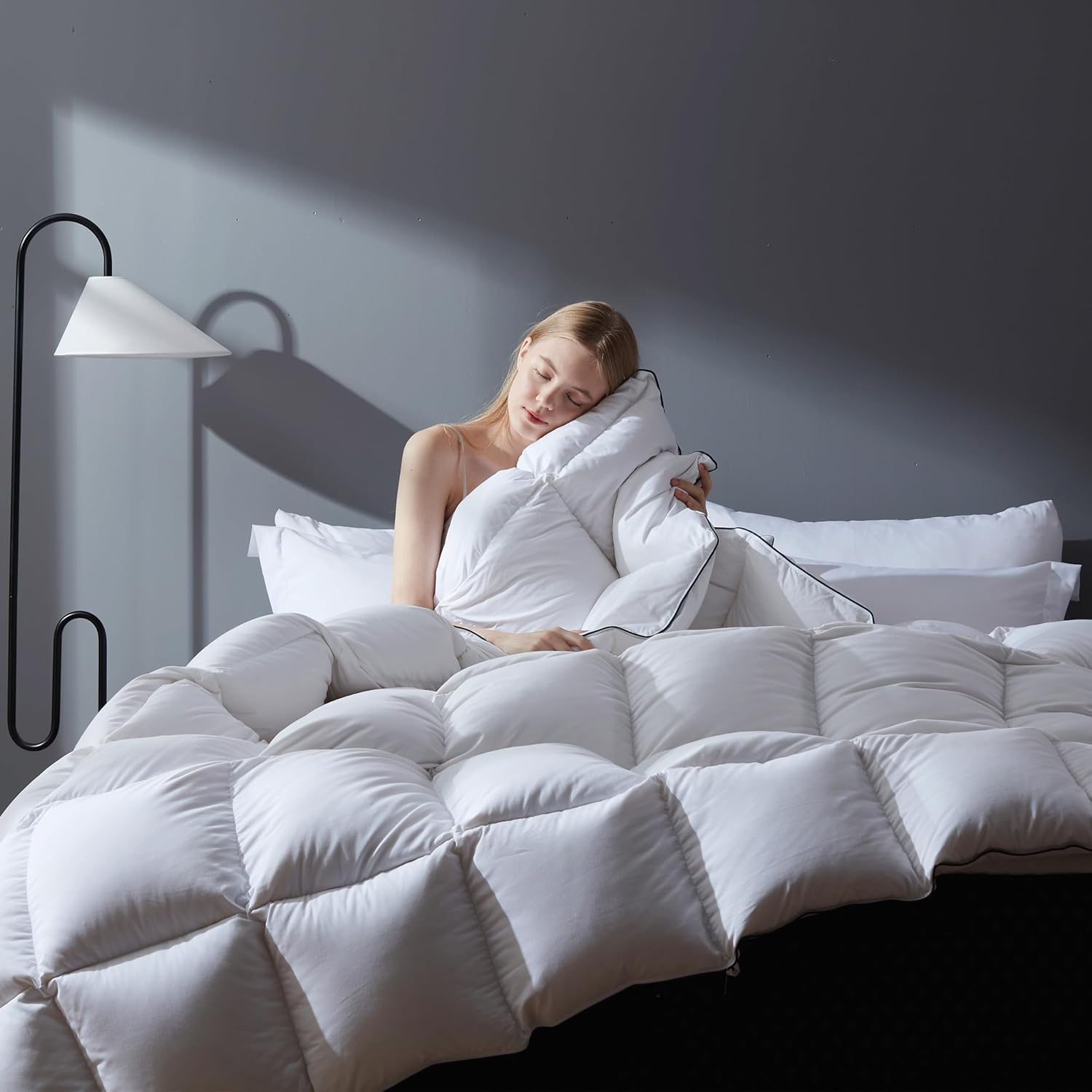 Premium 750 Fill Power Goose Down Comforter Queen Size - Ultra Soft All-Season White Duvet Insert - 90x90 Inch Hotel Collection Bedding - Perfect for Cozy Winter Nights & Luxury Bedroom Decor