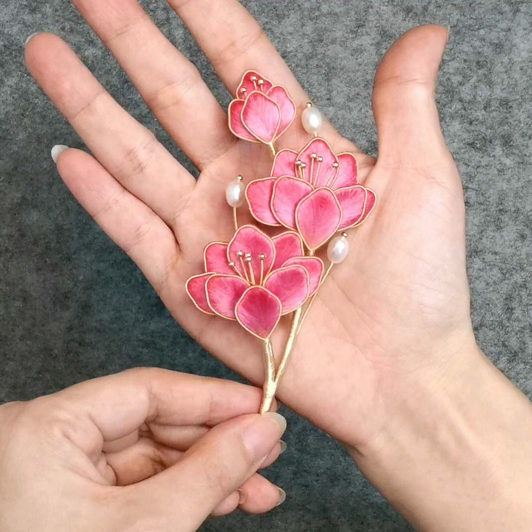 Exquisite Handmade Peony Silk Brooch - Elegant Floral Pin for Women (Ronghua Design) | Perfect for Weddings, Parties, and Special Occasions