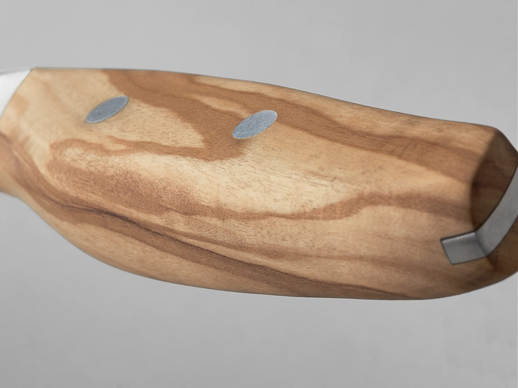 Wüsthof AMICI 9-Inch Double Serrated Bread Knife with Tan Handle - Perfect for Slicing Fresh Bread, Baguettes, and Pastries - Ideal for Home Kitchens and Professional Bakeries