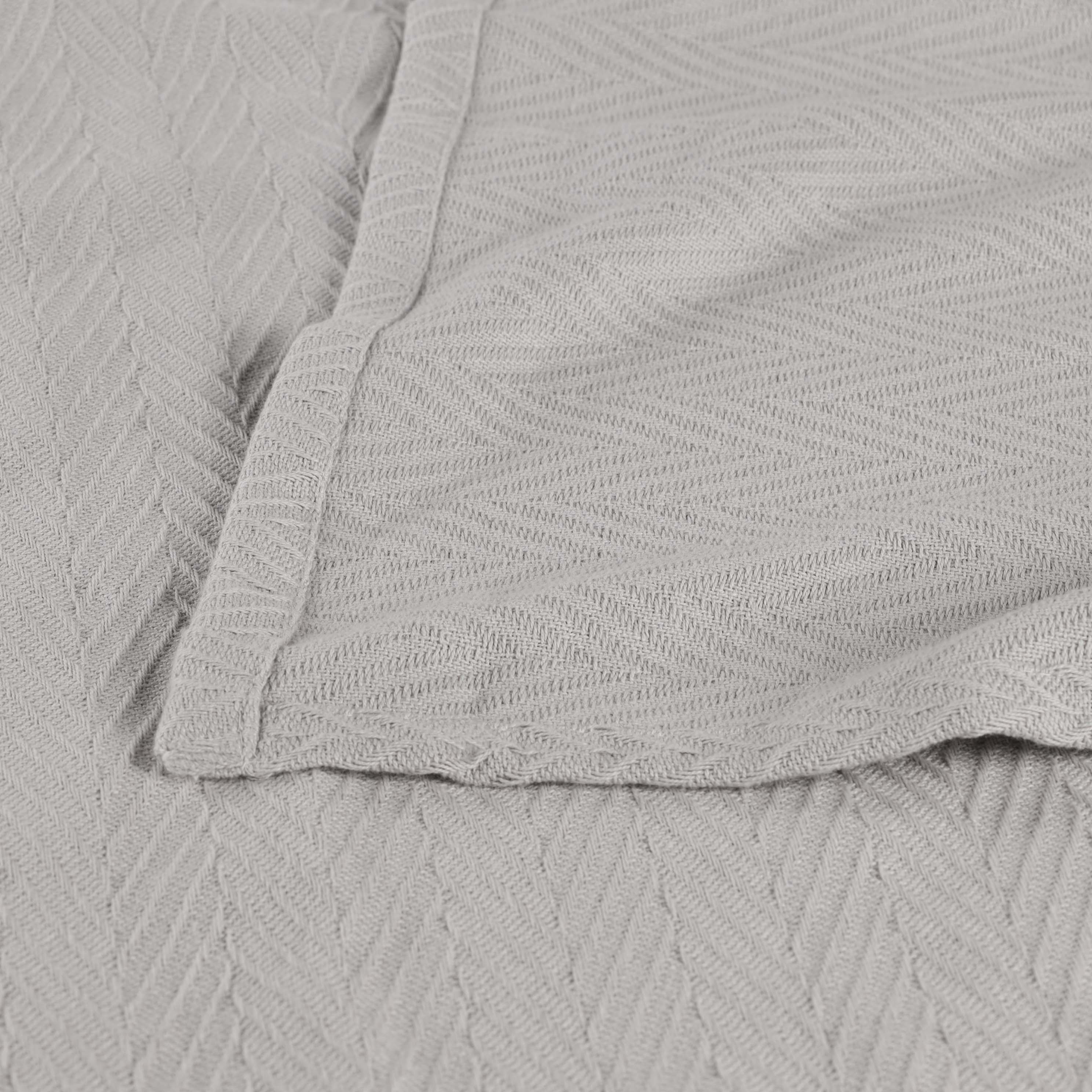 Soft All-Season Chevron Cotton Bed Blanket & Sofa Throw - Cozy Home Decor for Living Room, Bedroom, and Travel