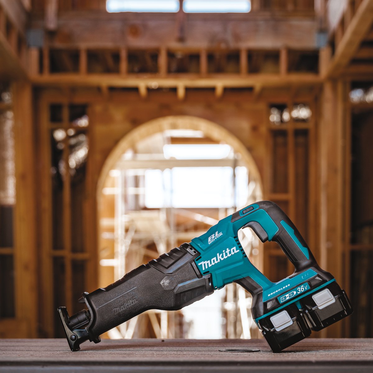 36V (18V X2) LXT® Brushless Cordless Reciprocating Saw - Powerful Cutting Tool for Wood, Metal & Demolition - Ideal for Construction, Carpentry & DIY Projects
