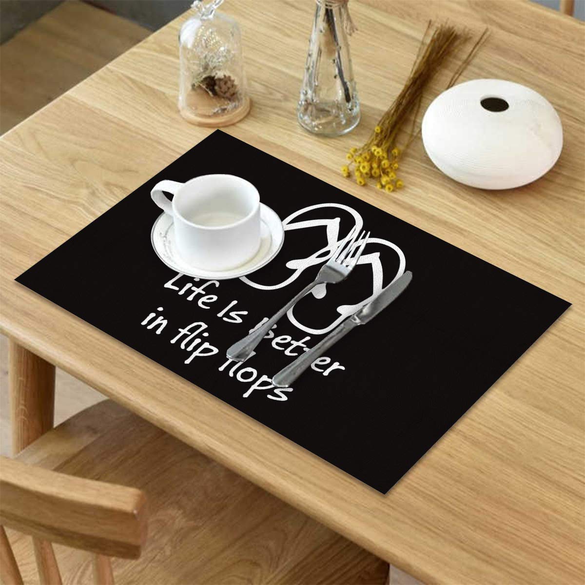 Xspring Set of 4 Beach-Themed Flip Flop Placemats - Heat Resistant & Washable Burlap Table Mats for Round Dining Tables, Patio, Outdoor Use - Perfect for Summer BBQs, Beach House Decor & Coastal Dining
