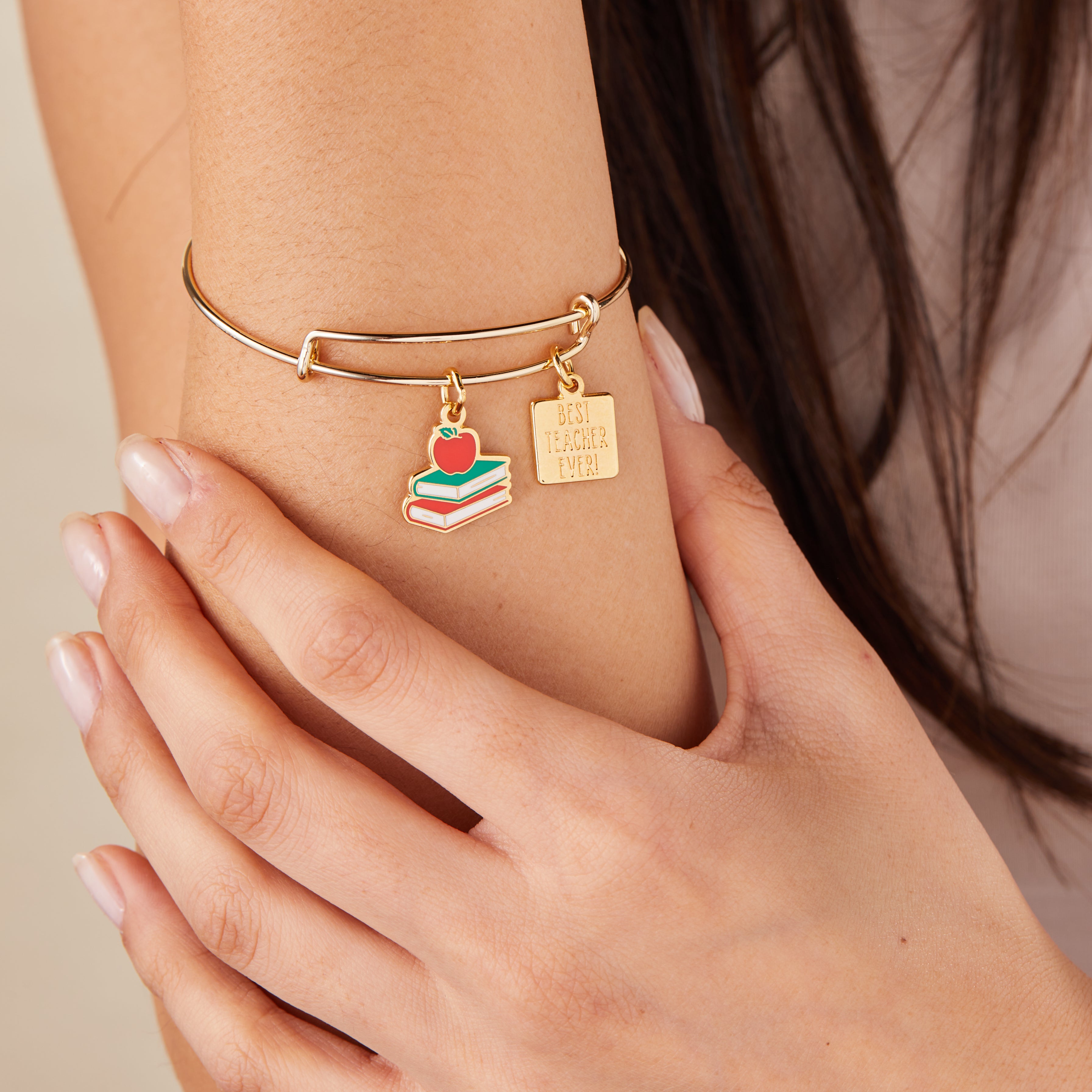 Best Teacher Ever Charm Bangle Bracelet - Thoughtful Gift for Educators, Appreciation Jewelry for Women - Perfect for Teacher Appreciation Week, Retirement Gifts, and Thank You Presents