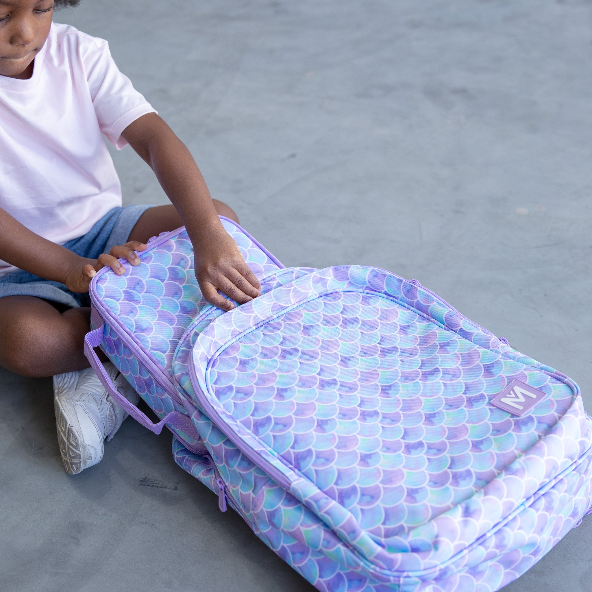 Montii.Co Junior Backpack - Lightweight Waterproof School Backpack for Kids, Girls & Boys, Durable Travel Daypack with Adjustable Straps (Sea Shine Blue) - Perfect for School, Travel & Outdoor Adventures