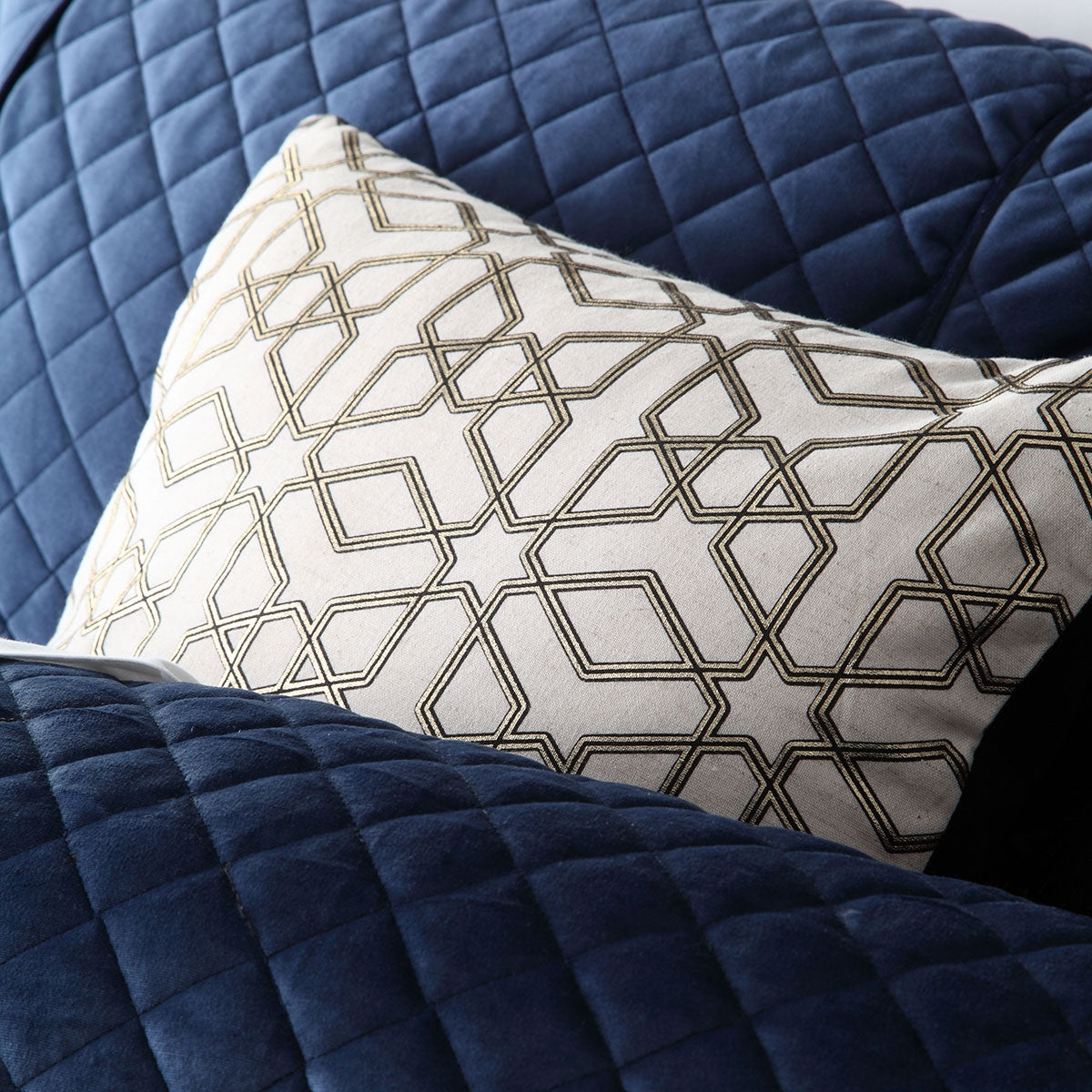 Premium Grayson Cadet Quilt Cover Set by Logan & Mason - Soft Luxury Bedding for Modern Bedrooms | Perfect for Guest Rooms, Dorms & Cozy Home Decor