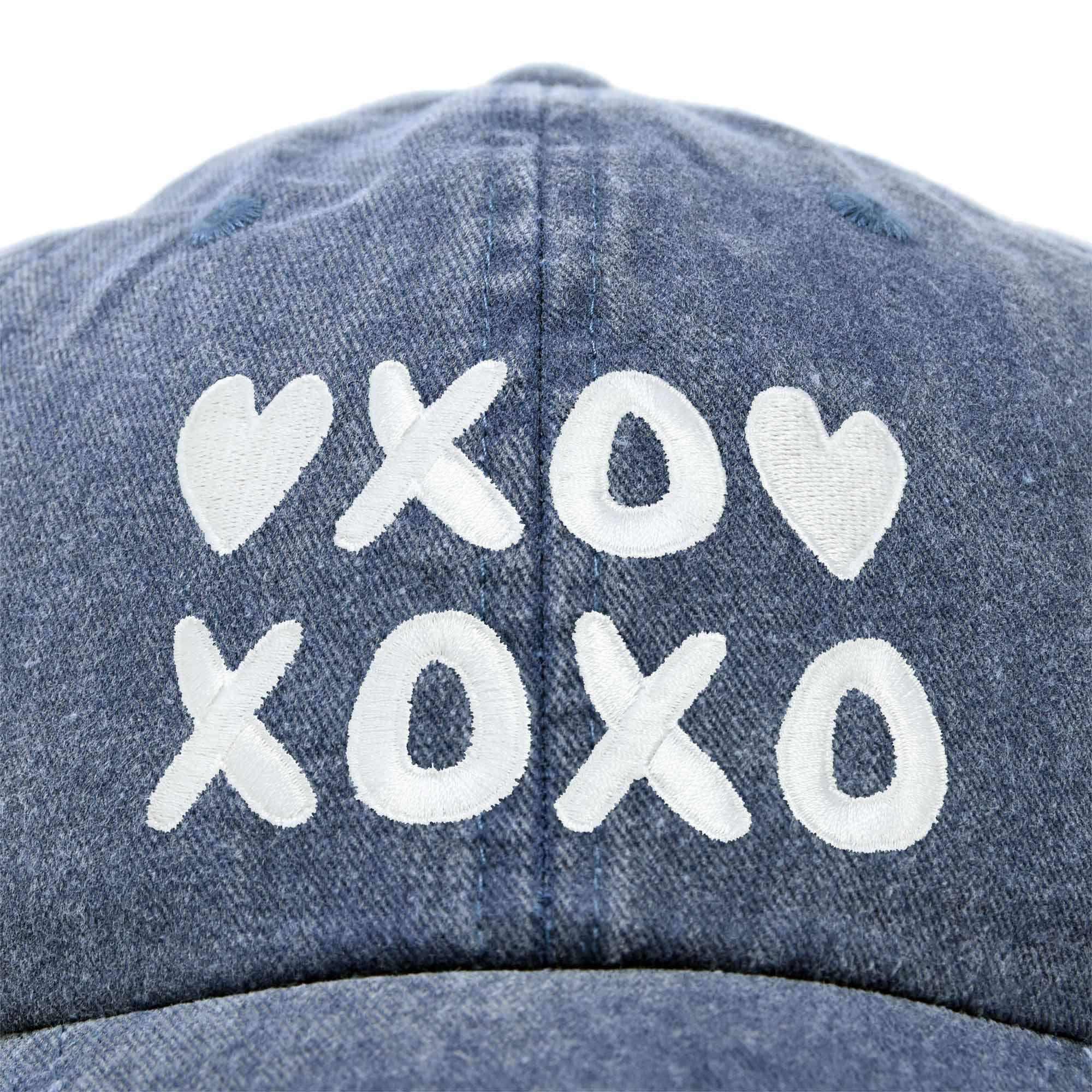 Women's Embroidered Baseball Cap with 'Hugs Kisses XOXO' Design - Stylish Fashion Hat for Casual Outfits, Outdoor Activities & Everyday Wear
