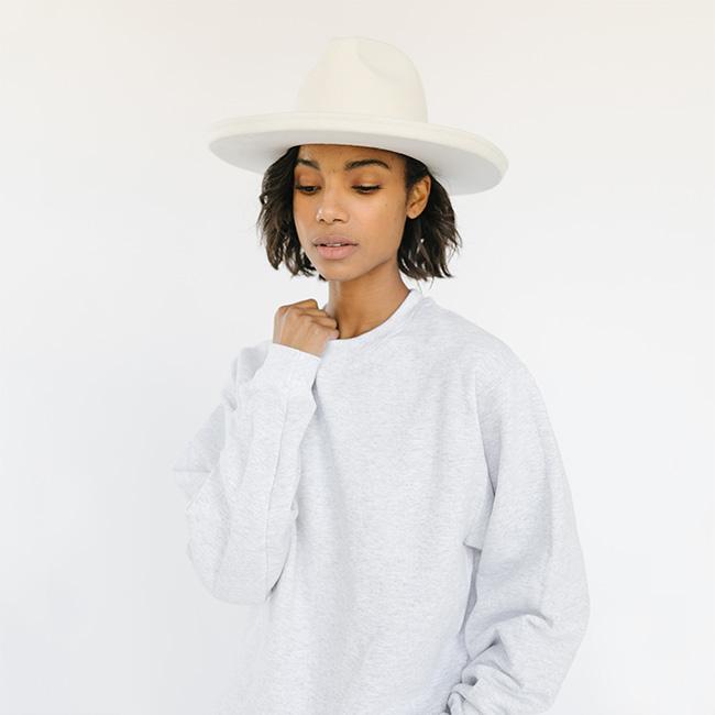 Gigi Pip Women's Cozy Sweatshirt | Soft Fleece Pullover for Casual Wear & Loungewear | Perfect for Fall & Winter Outfits