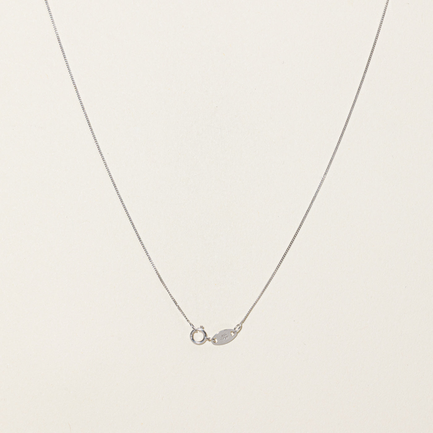 Three Stone Diamond Column Pendant Necklace | 0.11ctw 18K Gold | Elegant Jewelry Gift for Women | Perfect for Anniversaries, Birthdays & Special Occasions