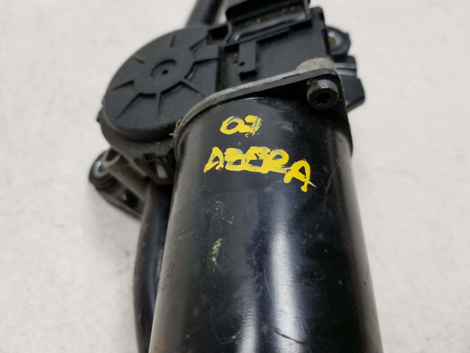 06 10 Hyundai Azera Windshield Wiper Motor with Linkage - OEM Replacement Part - Perfect for Rainy Weather & Winter Driving