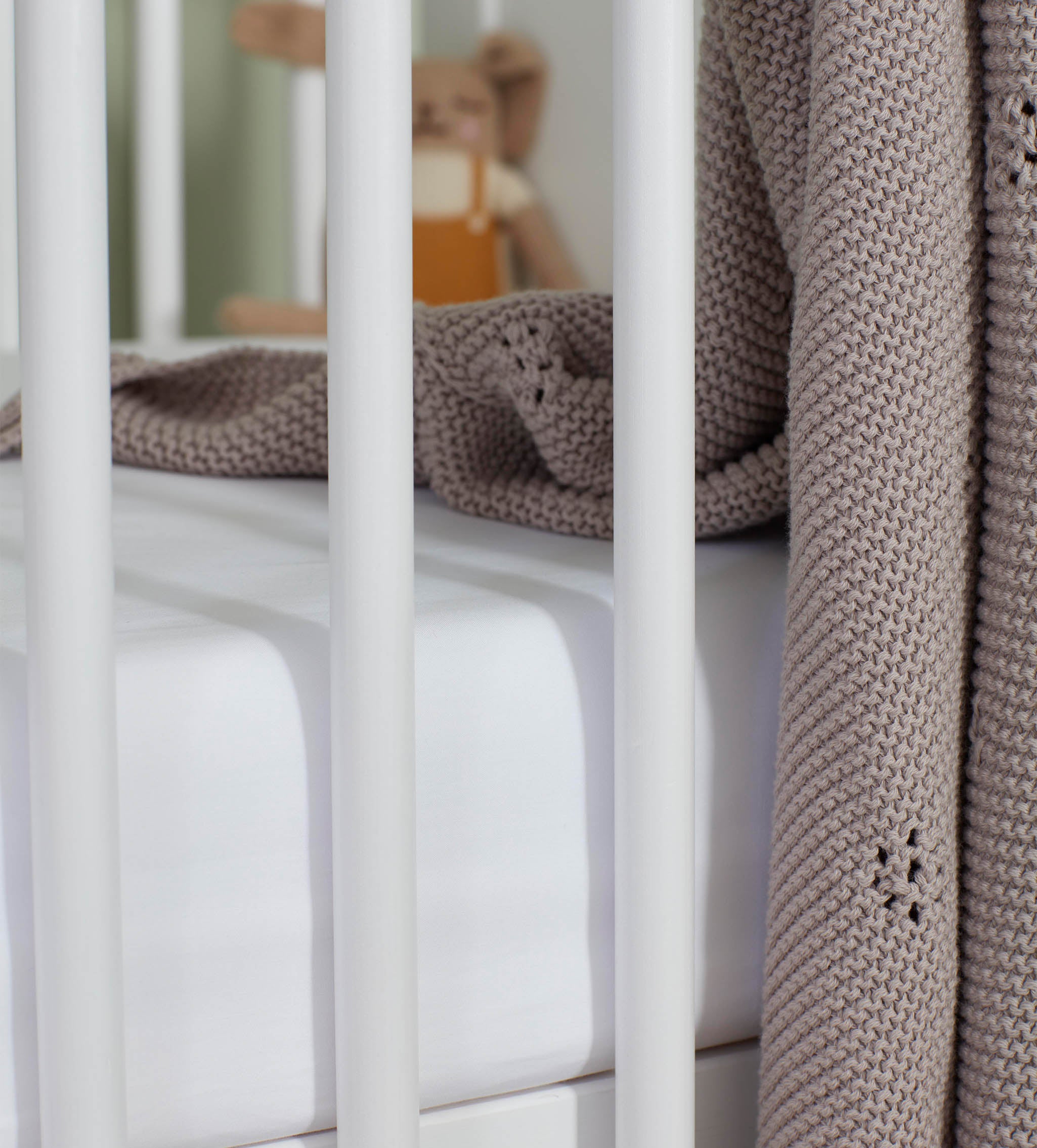 100% Organic Cotton White Fitted Crib Sheet for Baby - Soft, Breathable & Hypoallergenic Nursery Bedding for Safe & Comfortable Sleep