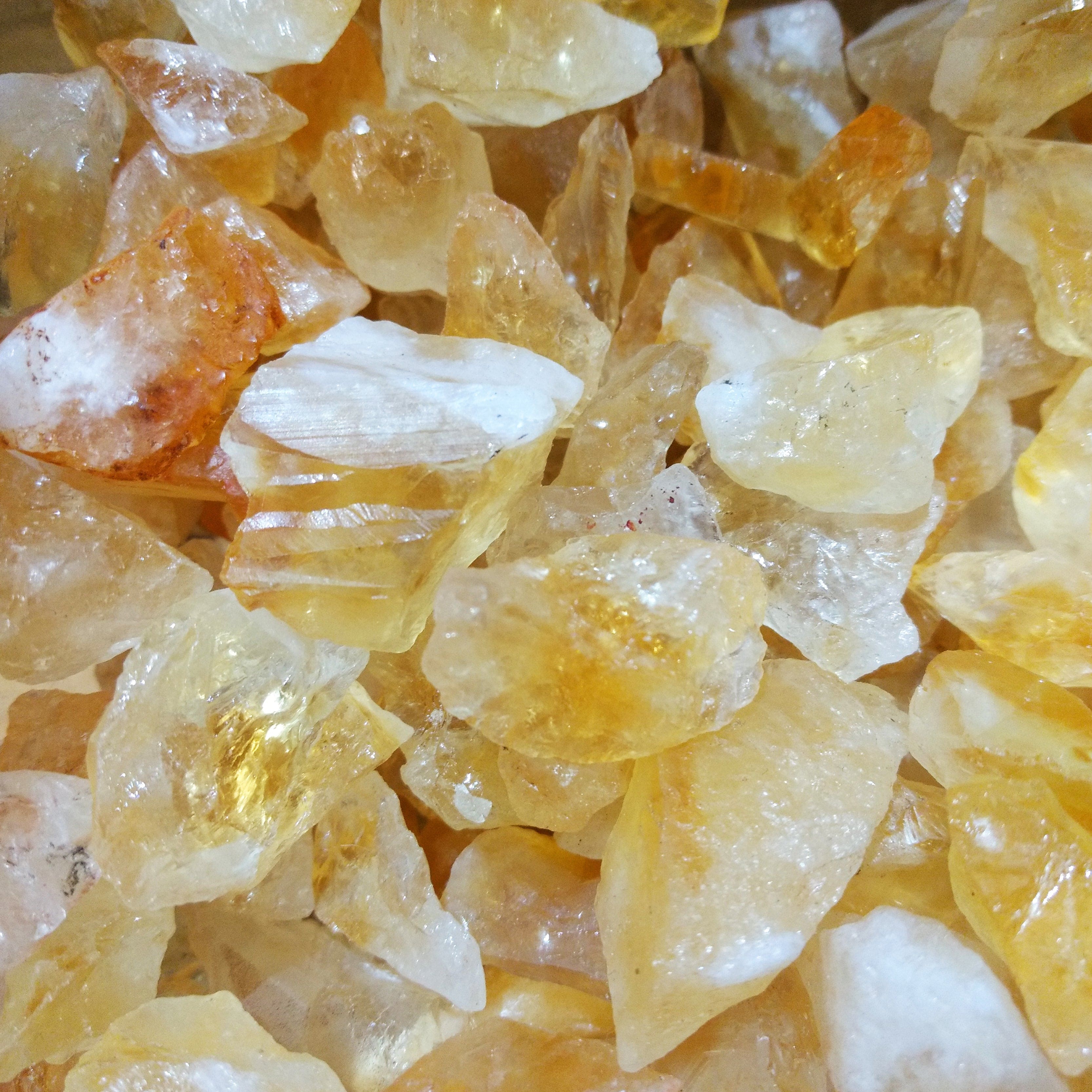 Natural Citrine Rough Pocket Stone - Healing Crystal for Meditation, Stress Relief & Positive Energy - Perfect for Home, Office & Travel Use