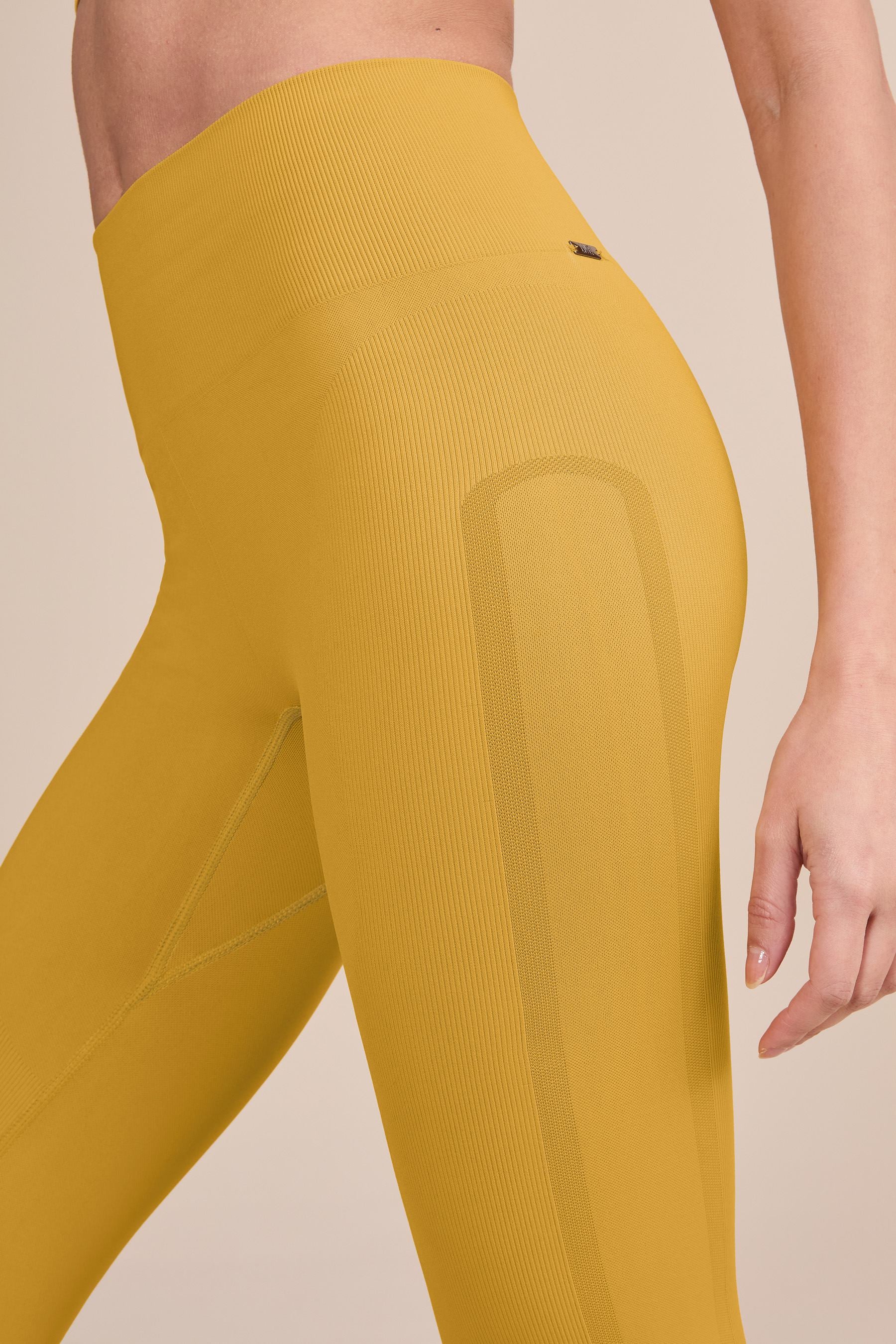 Seamless Knit Leggings for Women - High Waist Yoga Pants with Stretchy Comfort - Perfect for Workouts, Running & Lounge Wear