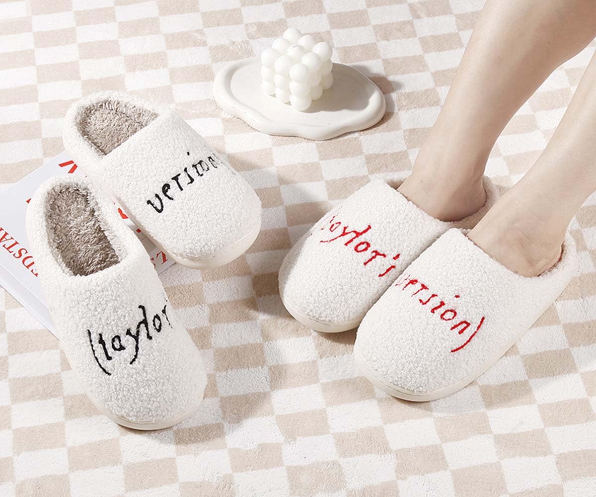**Taylor's Cozy Memory Foam Slippers for Women & Men - Soft Fuzzy Indoor House Slippers, Comfortable Non-Slip Bedroom Shoes for Fall & Winter - Perfect for Relaxing at Home, Lounging & Keeping Feet Warm**