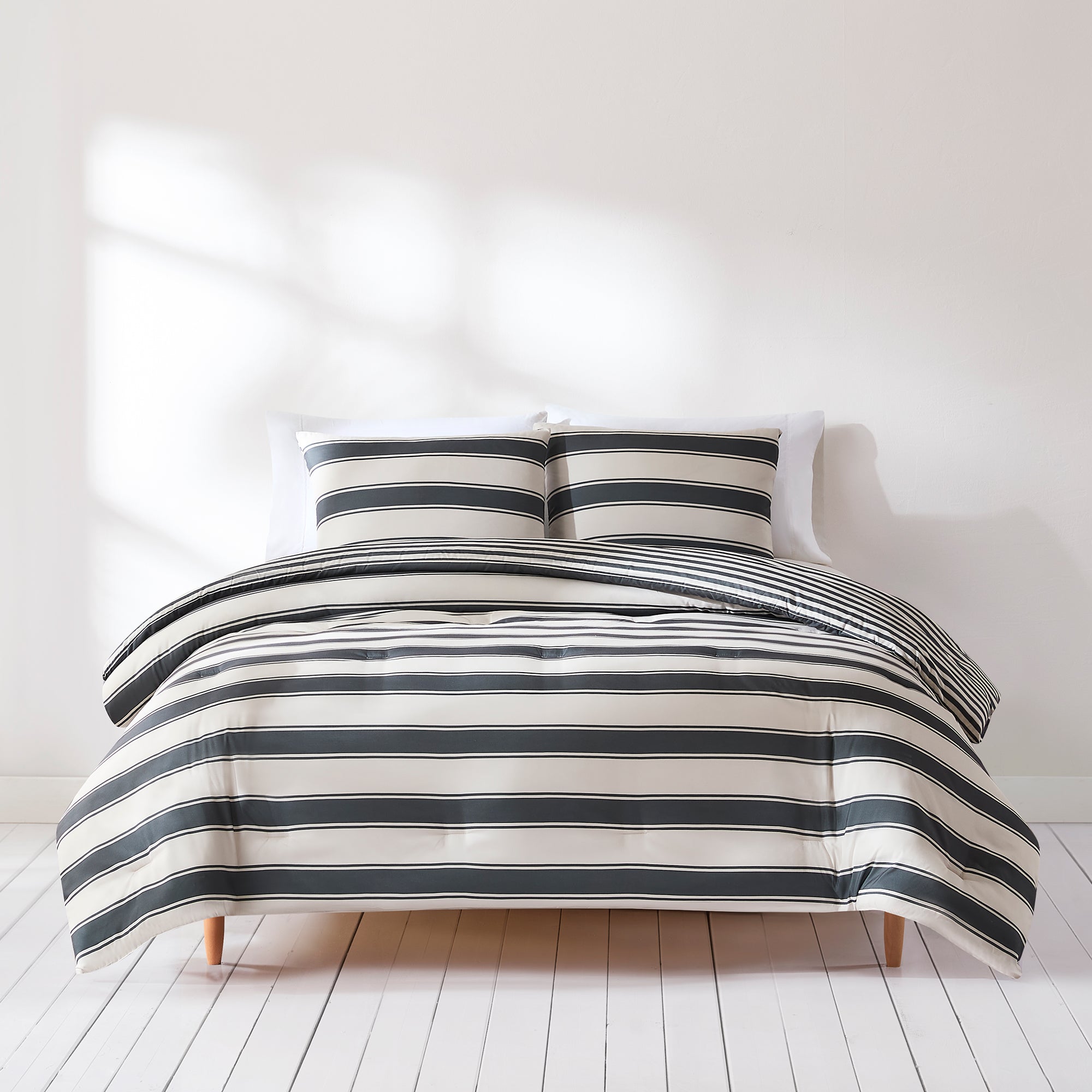Gale Cabana Stripe Comforter Set - Queen Size Bedding, Soft & Breathable Cotton, Coastal Beach Style - Perfect for Guest Rooms, Vacation Homes & Summer Bedroom Decor
