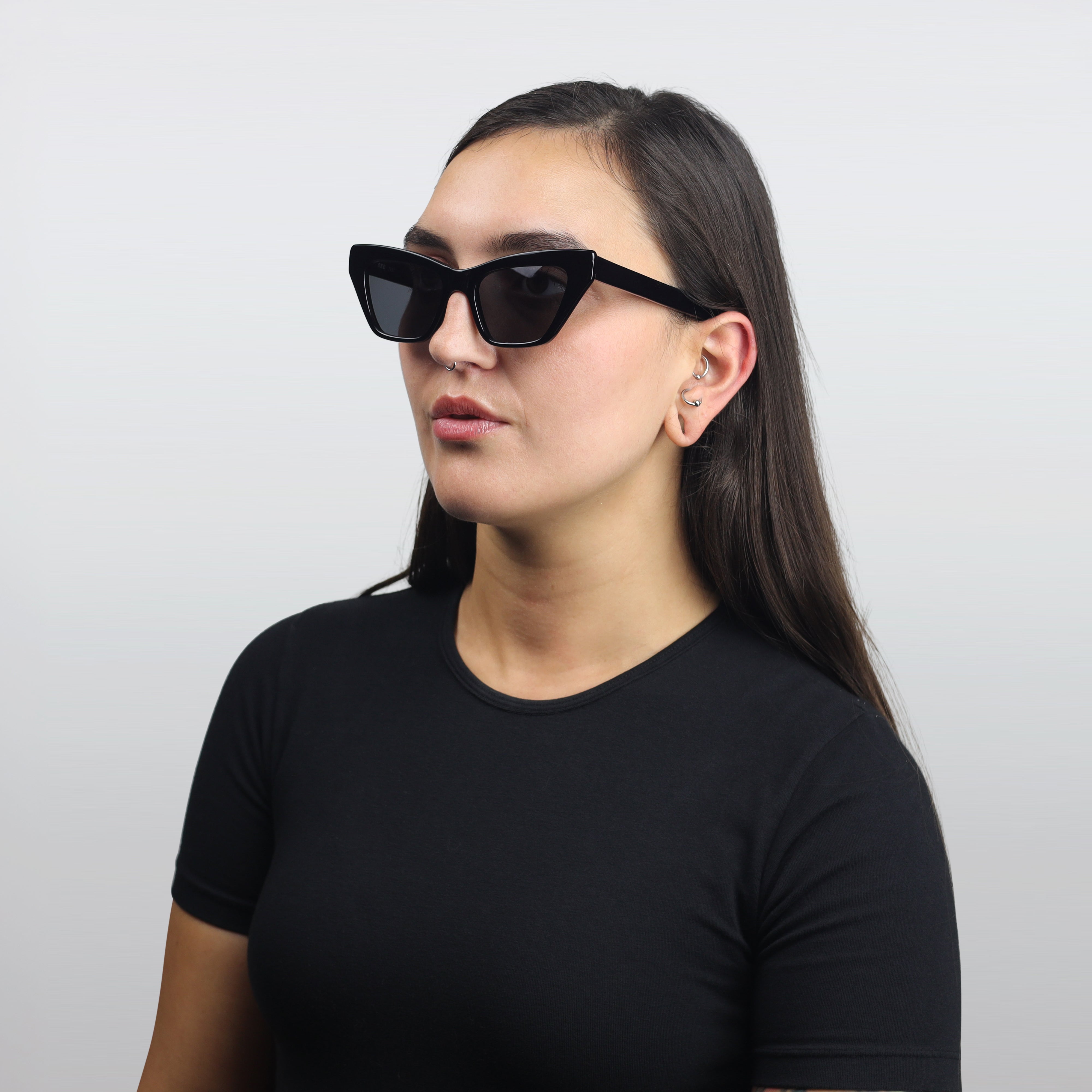 7157 Sun - High-Quality Sunglasses for Men & Women - UV Protection, Polarized Lenses - Perfect for Driving, Beach, Outdoor Activities