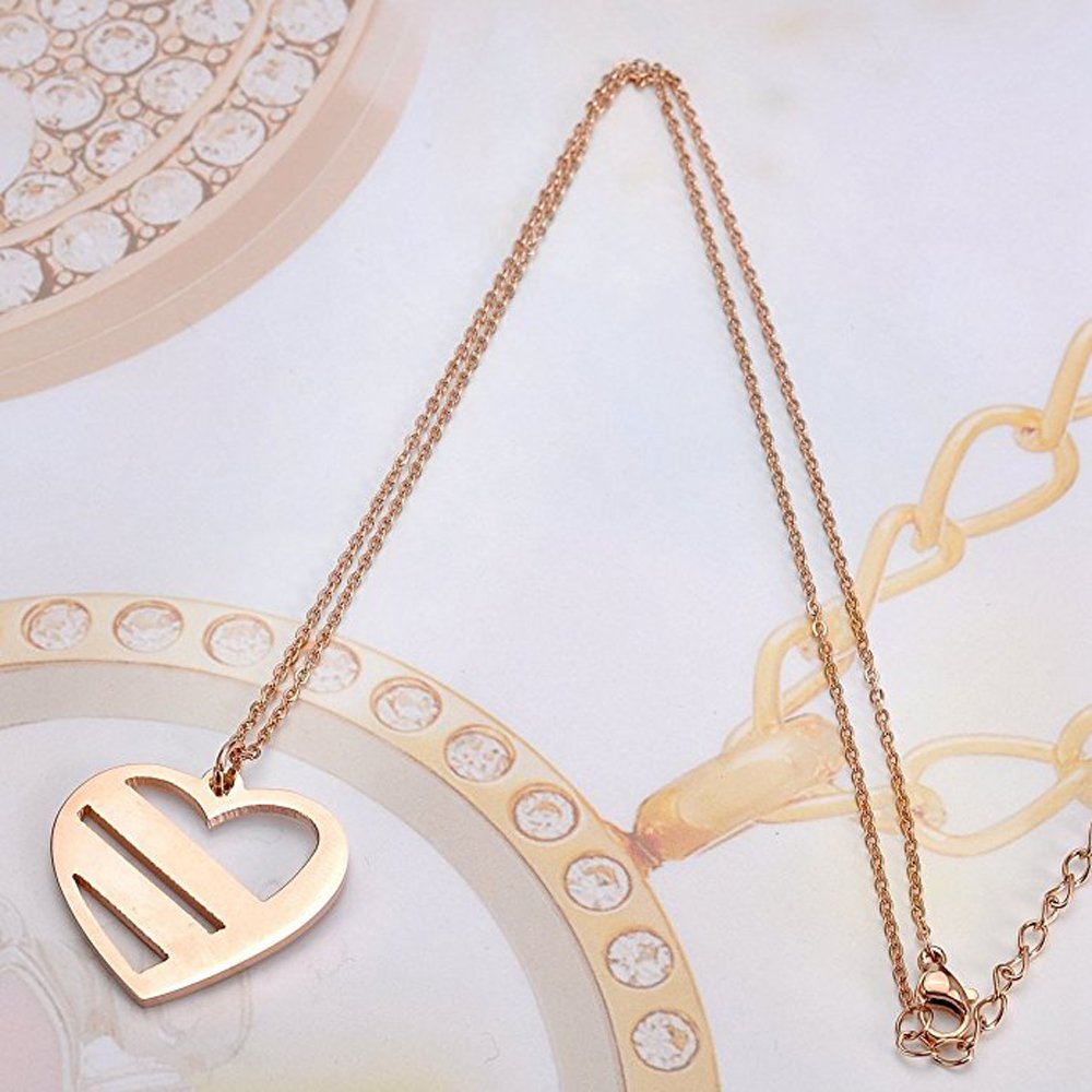 **AOCHEE Custom Name Necklace - Personalized Engraved Family Jewelry Gift for Mom, Wife, Daughter - Perfect for Anniversaries, Birthdays & Special Occasions**