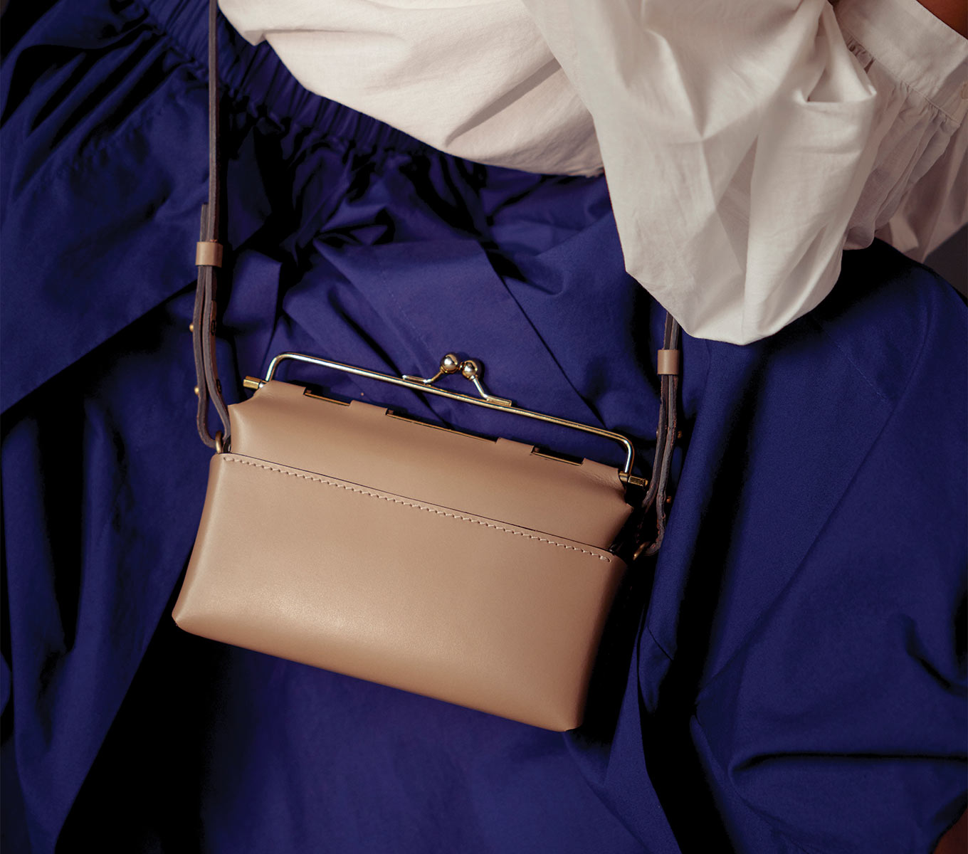 Stylish Kisslock Handbag for Women - Vintage Inspired Clutch Purse with Secure Lock Closure - Perfect for Evening Parties, Weddings & Special Occasions