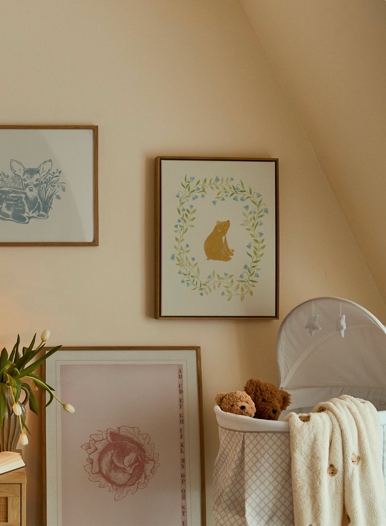 Mrs. Squirrel Sleeping Poster - Cute Animal Wall Art for Nursery, Kids Room & Home Decor - Perfect for Bedroom, Living Room & Office Spaces