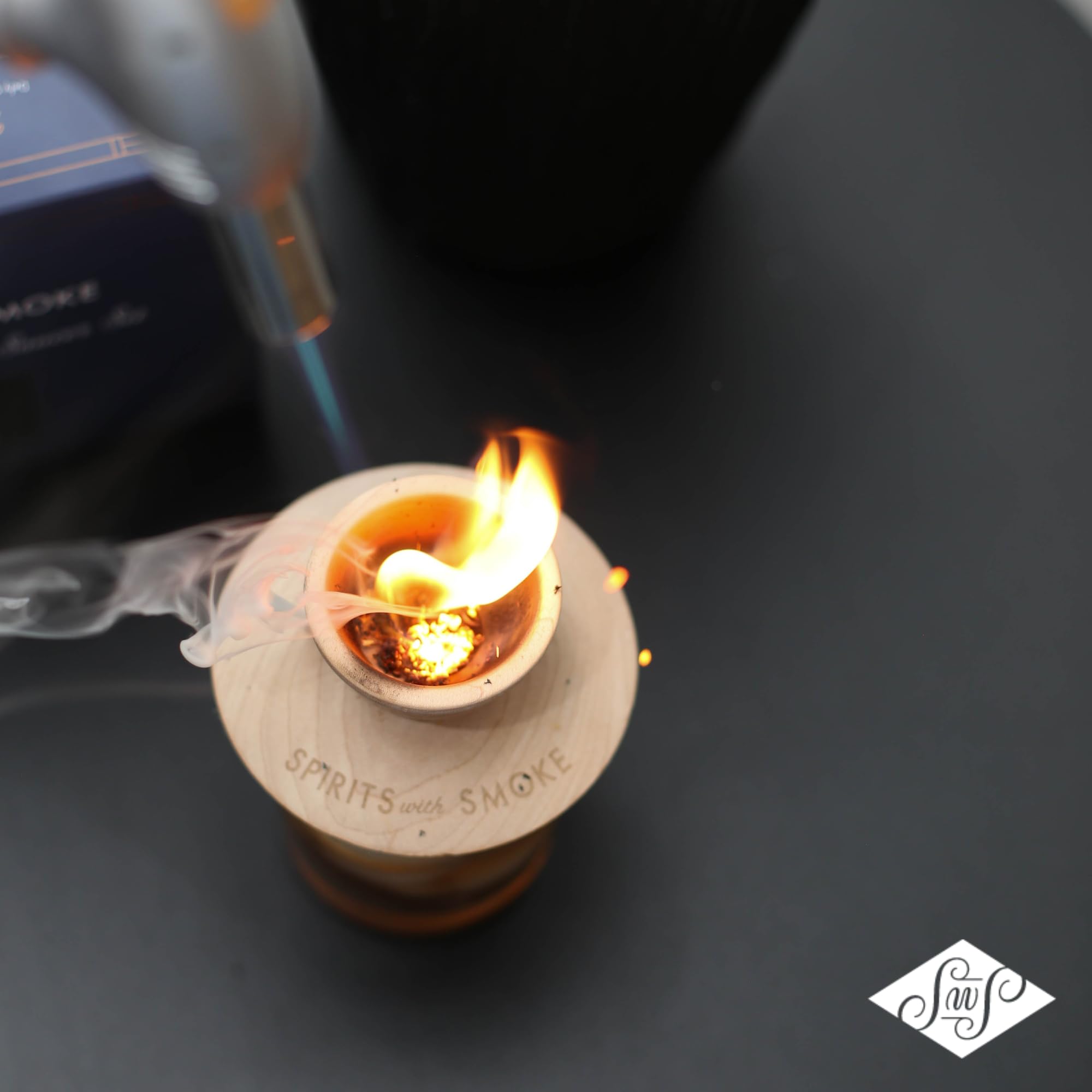 Premium Maple Wood Smoking Saucer Set - 1 Saucer, 3 Wood Chips & 4 Coasters for Cocktail Smoker | Luxury Bar Accessories & Unique Gifts for Men | Perfect for Home Bars, Cocktail Parties & Whiskey Enthusiasts