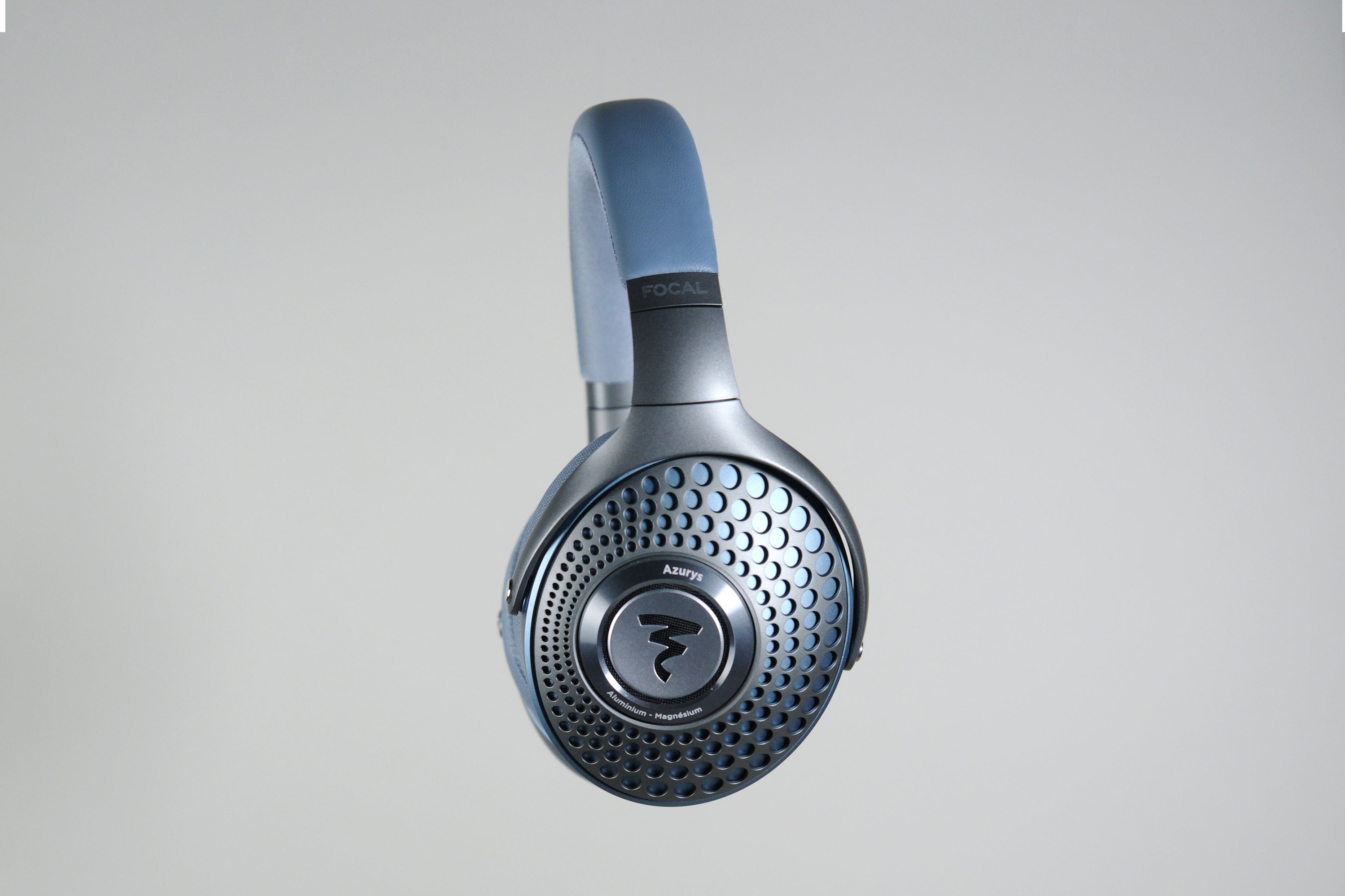 Focal Azurys Closed-Back Headphones - High-Fidelity Studio & Gaming Headset for Audiophiles - Perfect for Home Studio, Music Production & Immersive Gaming