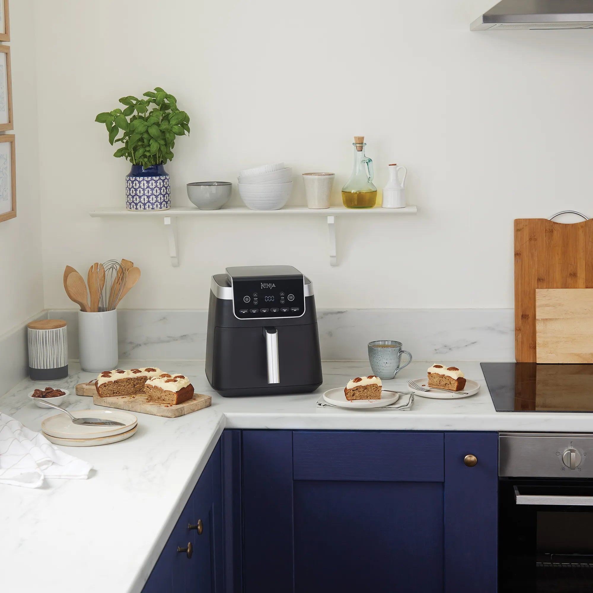 Ninja Air Fryer Pro XL 6.2L Large Capacity Digital Air Fryer for Healthy Cooking - Perfect for Family Meals, Snacks, and Quick Meals