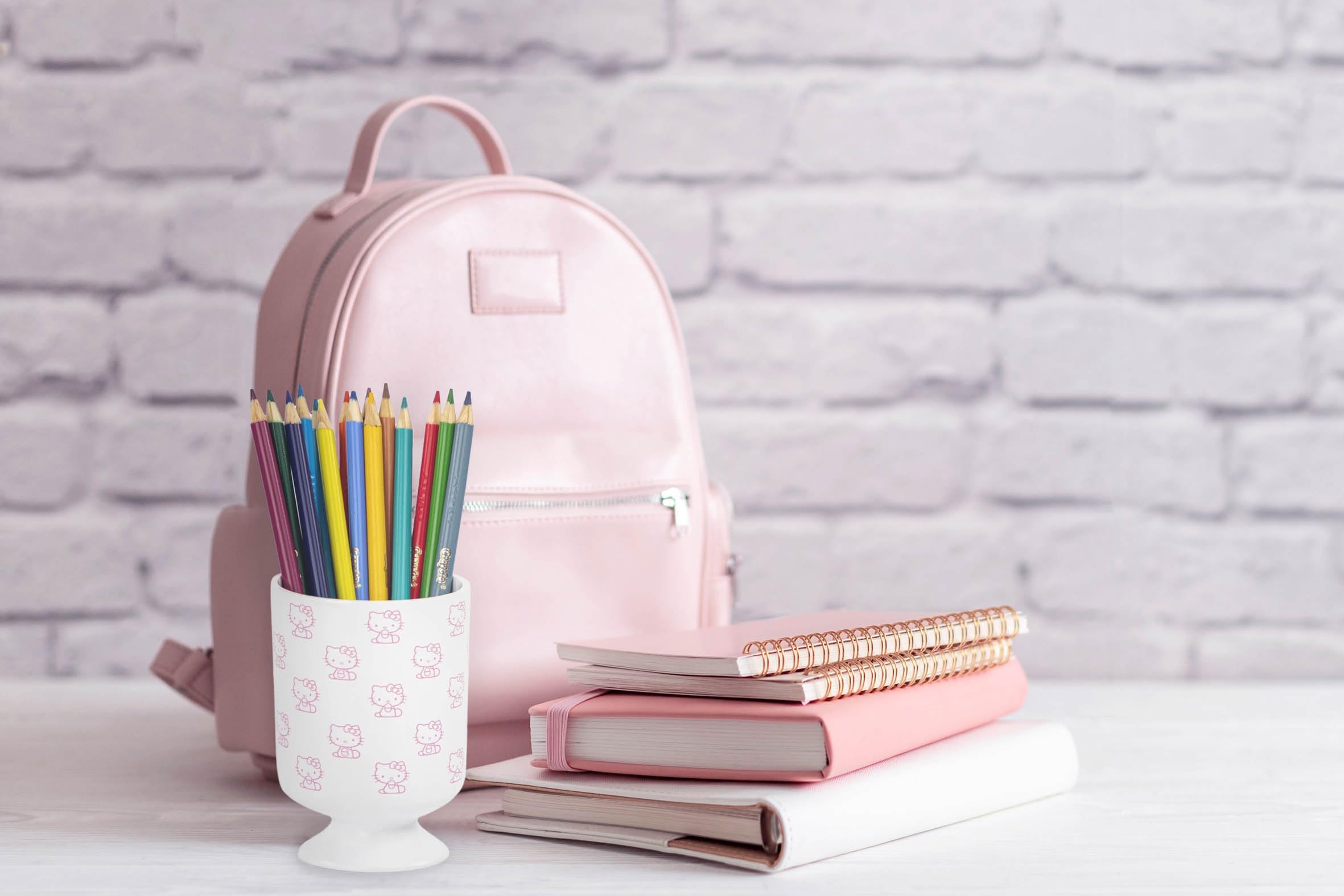 Hello Kitty Toothbrush & Pencil Holder - Pink & White Resin Bathroom Tumbler for Kids - Cute Bathroom Organizer for Toothbrushes, Makeup Brushes & Stationery - Perfect for Girls' Bedroom, Bathroom Counter & School Desk Decor